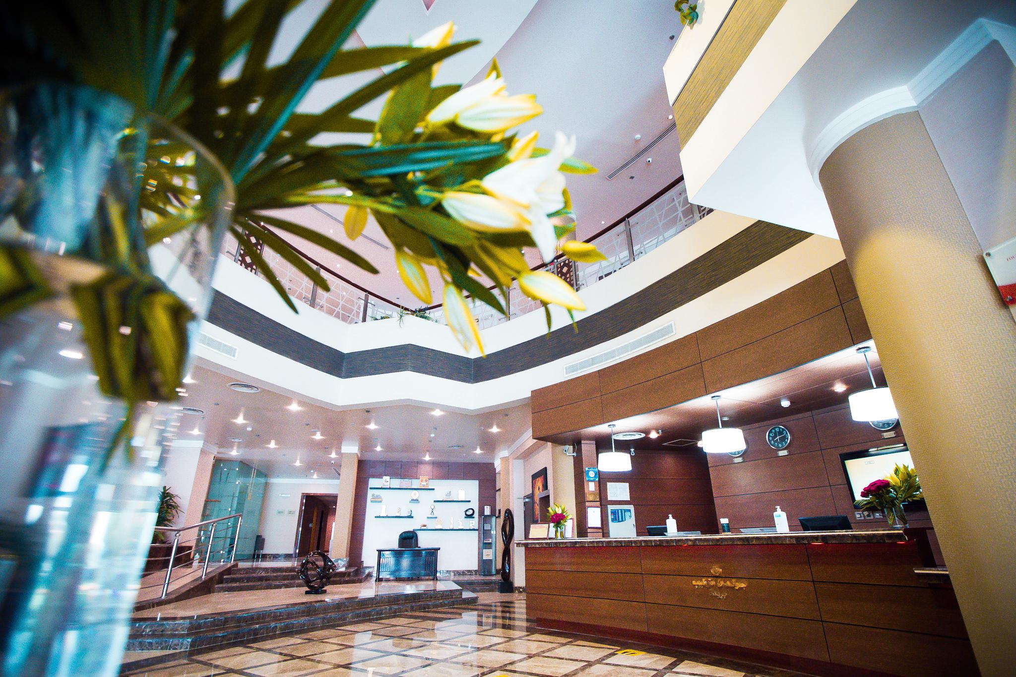 Vista Exterior Golden Tulip Buraidah