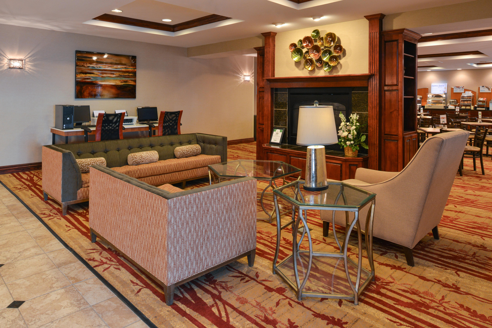 Vista Lobby Holiday Inn Express & Suites Cherry by IHG