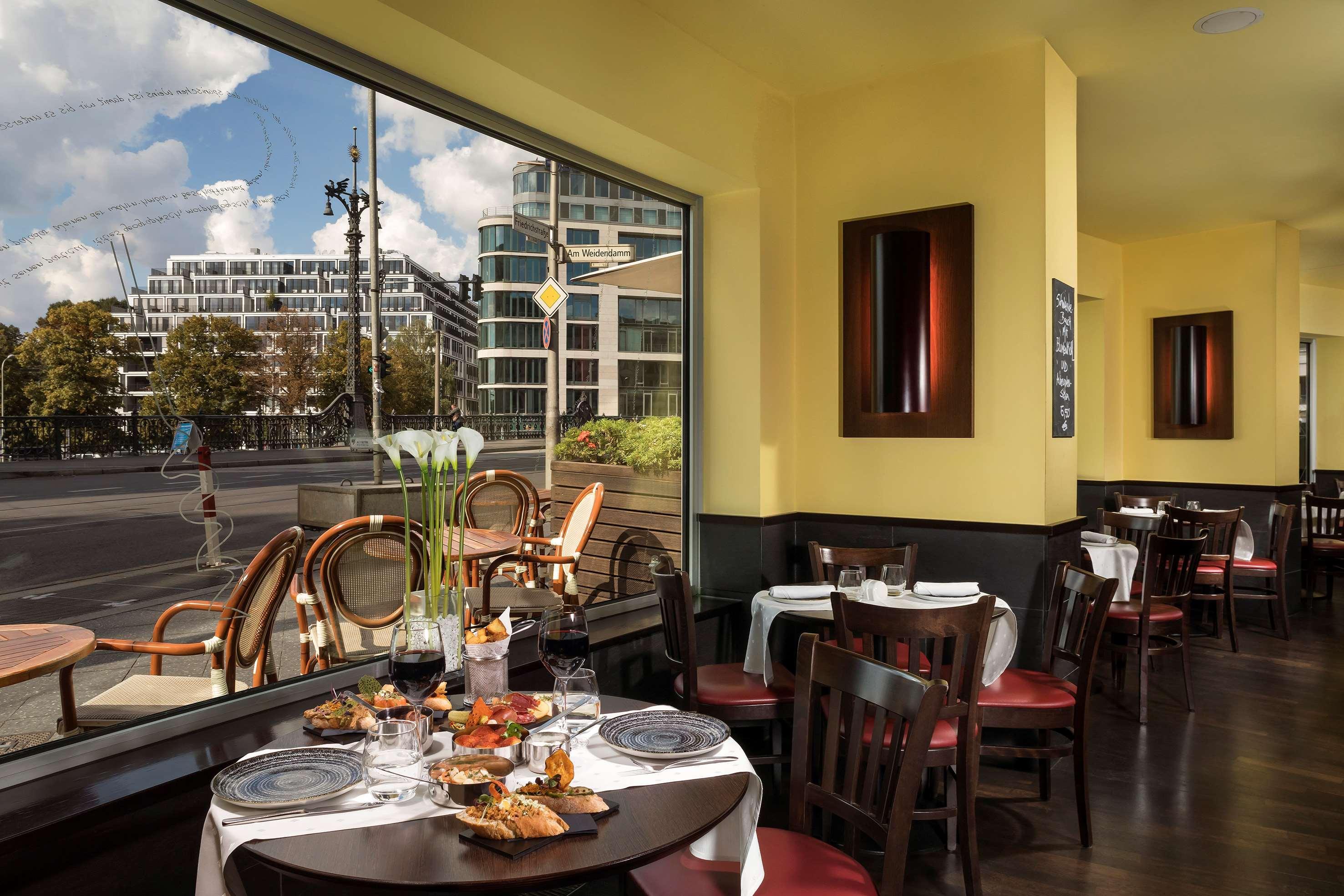 Bar/Salón Melia Berlin