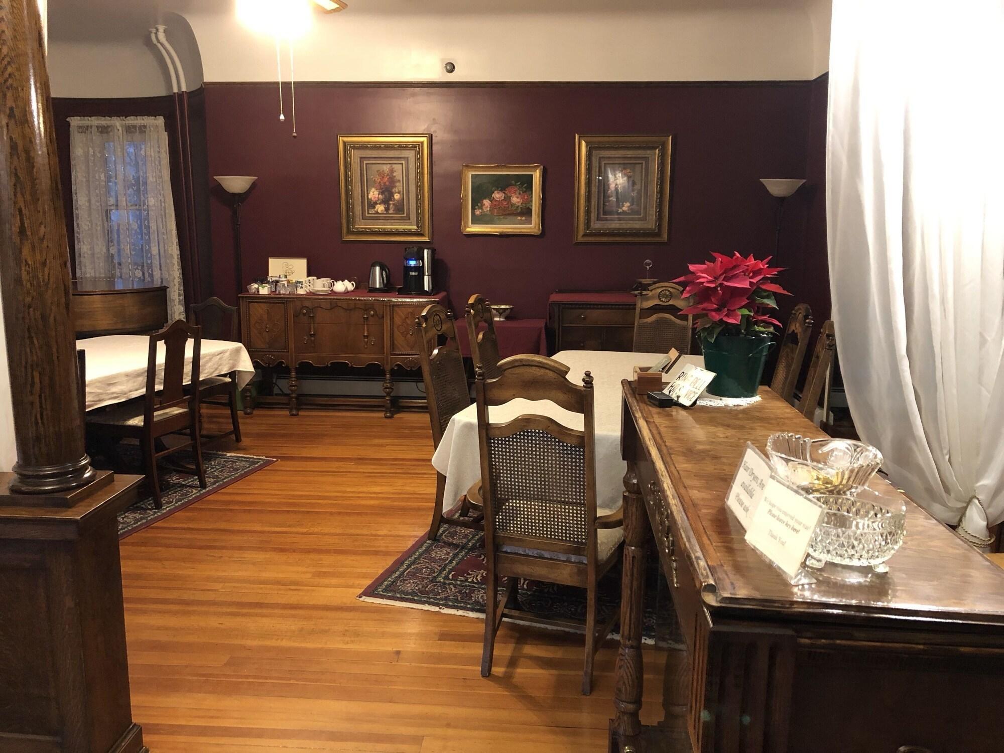 Restaurant The Historic Mansion House Inn