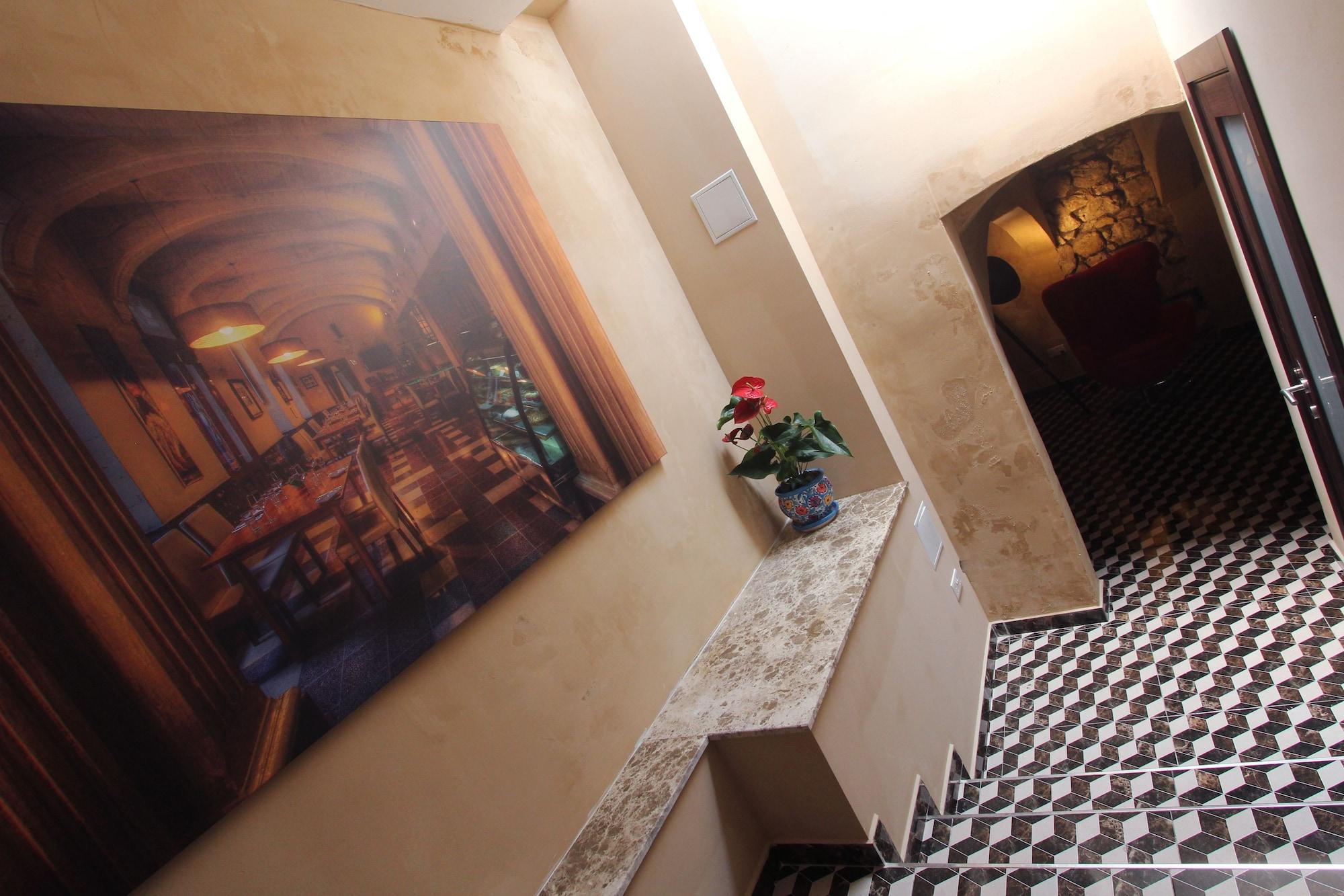 Vista Lobby MyTravel House