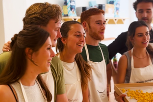 Actividad - Clase magistral de tortellini hechos a mano: secretos de un chef en un acogedor estudio de Bolonia