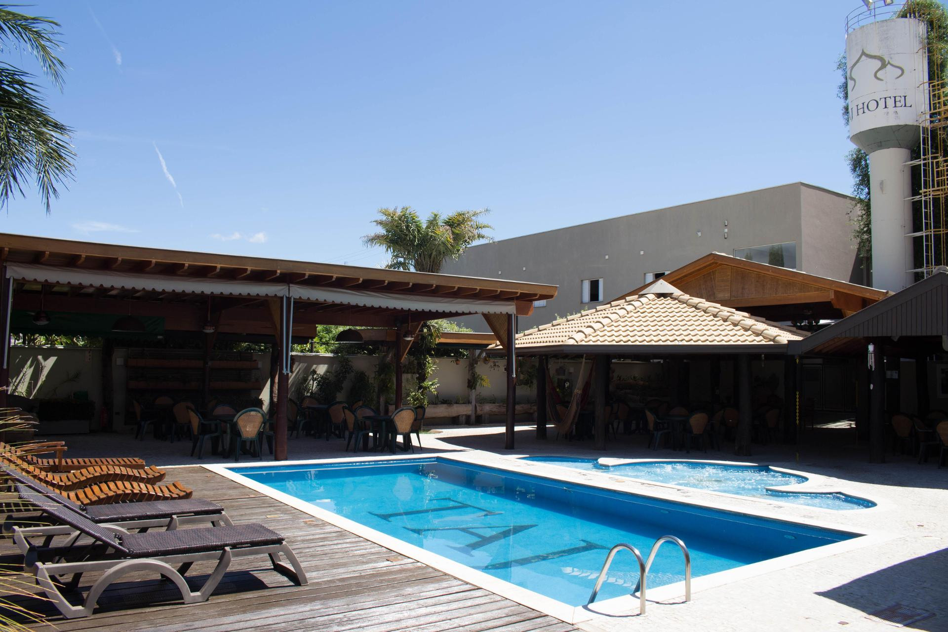 Vista Piscina Taj Hotel