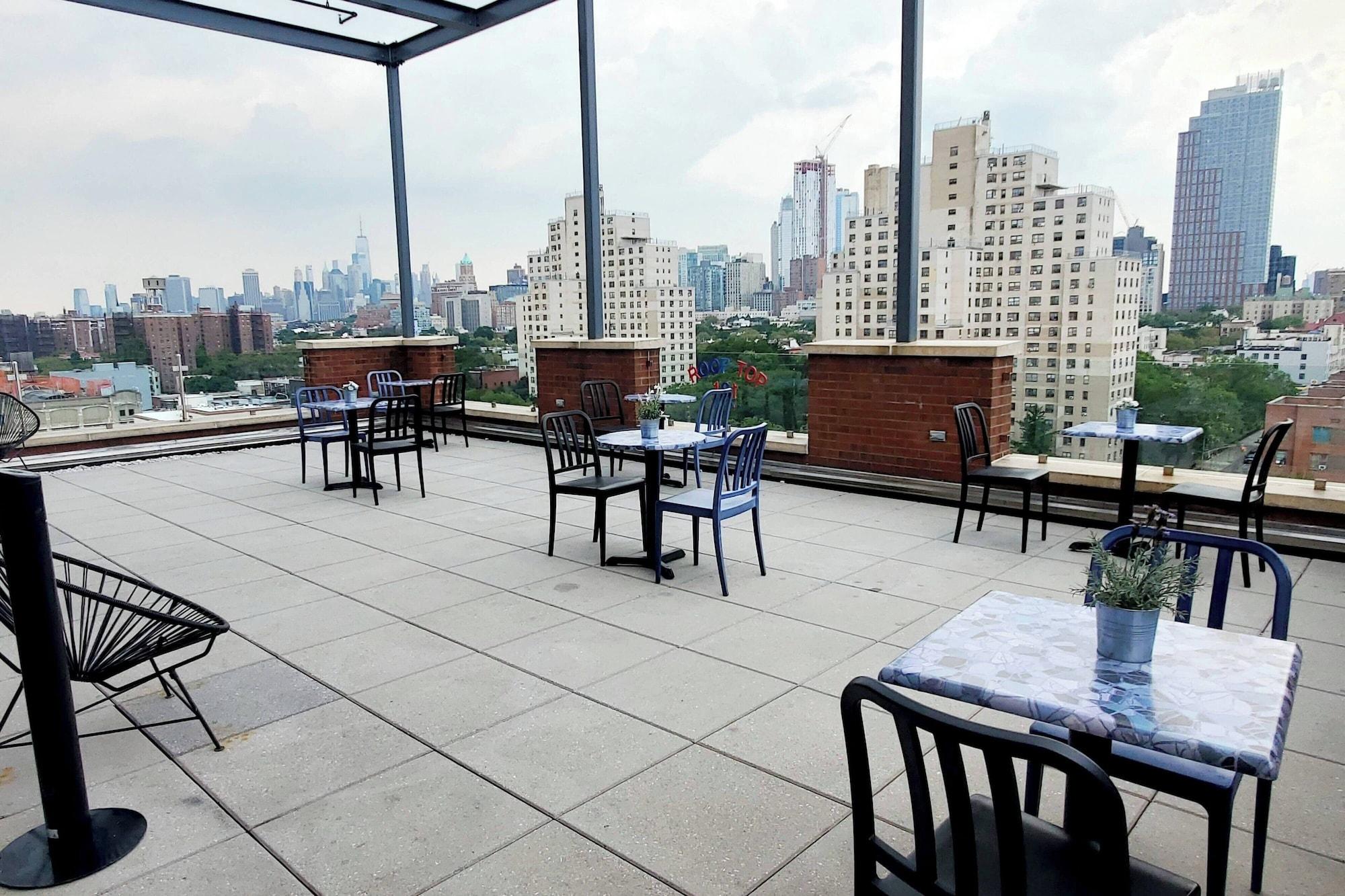 Bar/Salón Fairfield Inn & Suites by Marriott New York Brooklyn