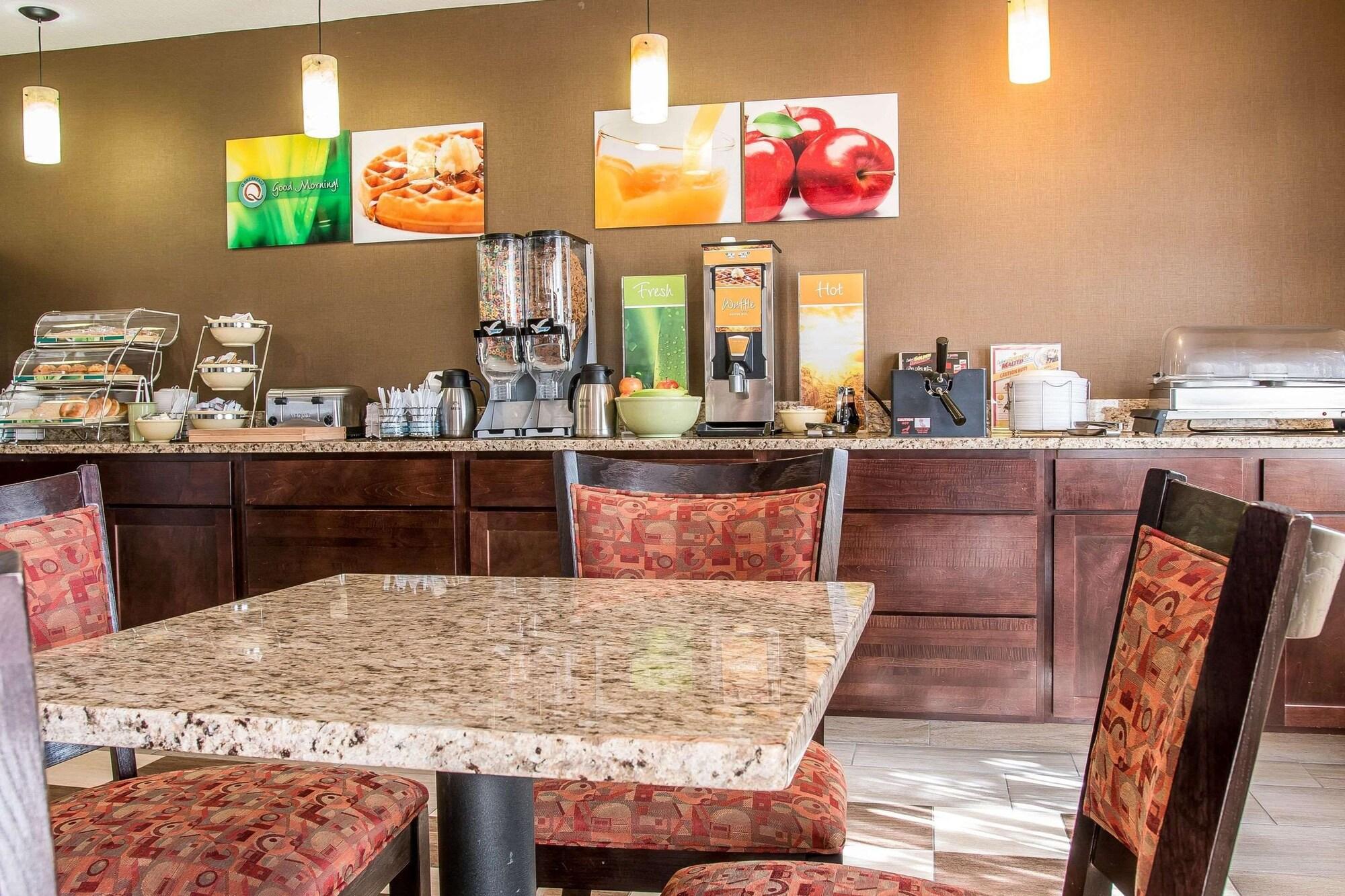 Restaurant Quality Inn Grand Rapids South-Byron Center