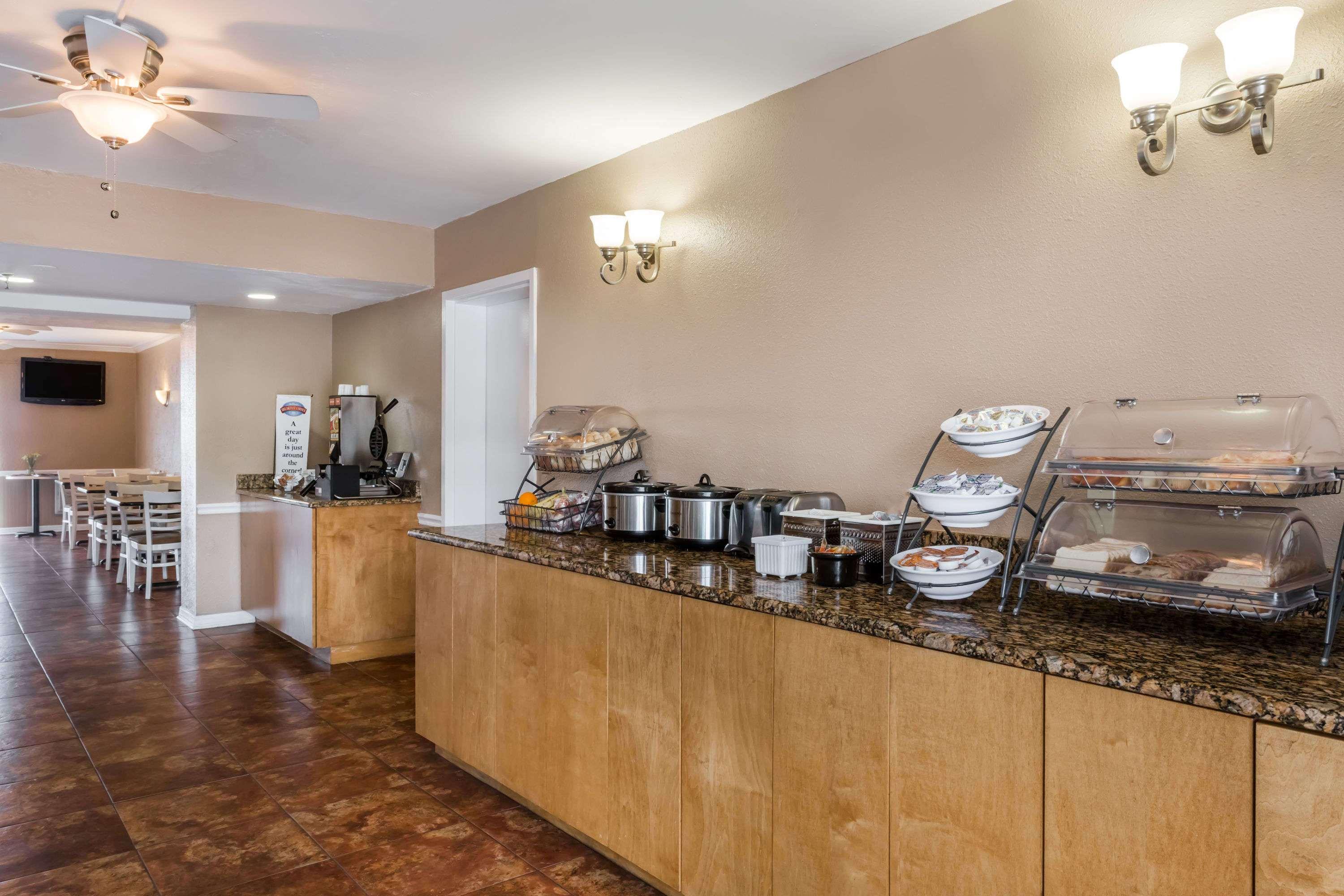 Restaurant Baymont by Wyndham Sarasota