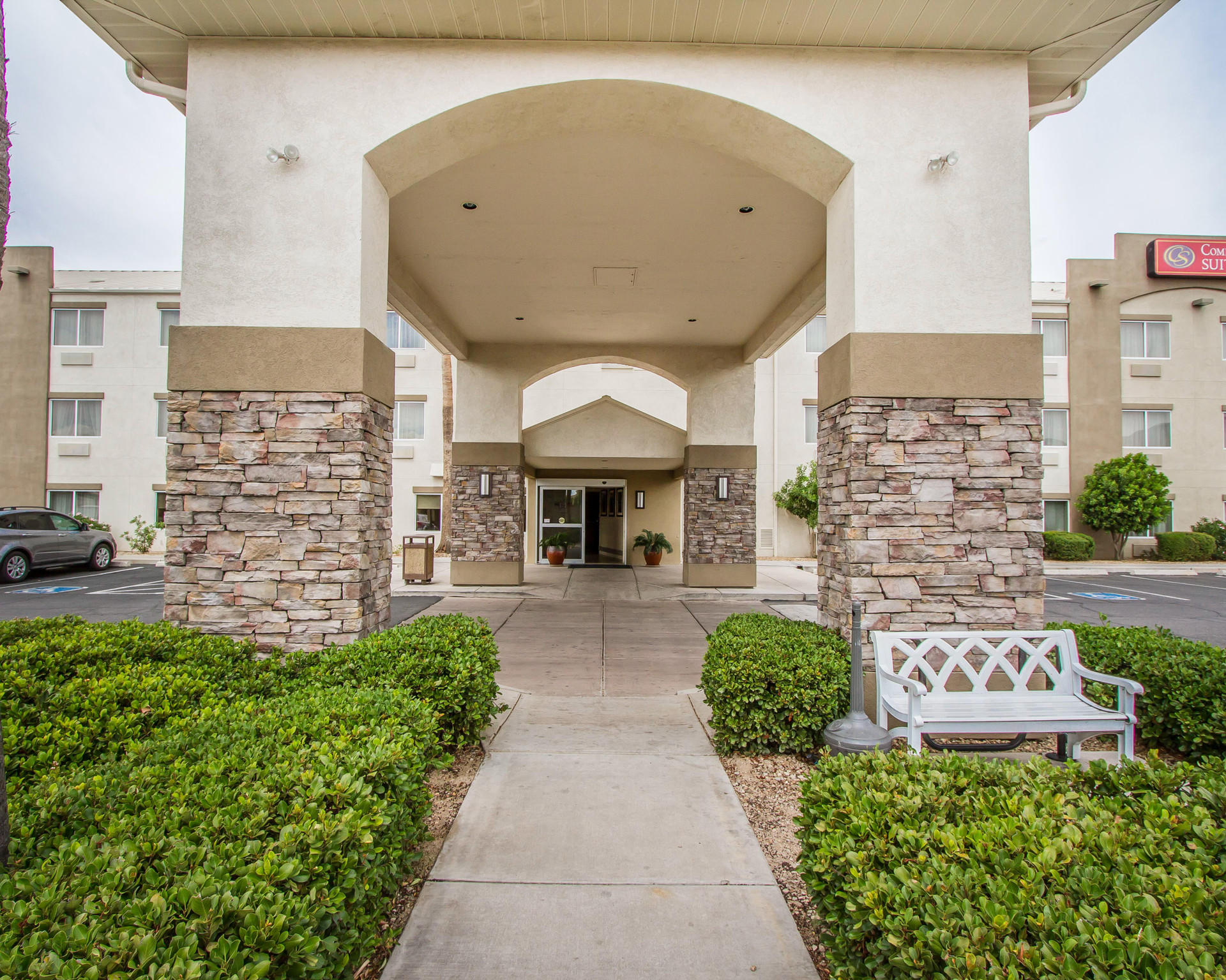 Vista Exterior Comfort Suites At Tucson Mall