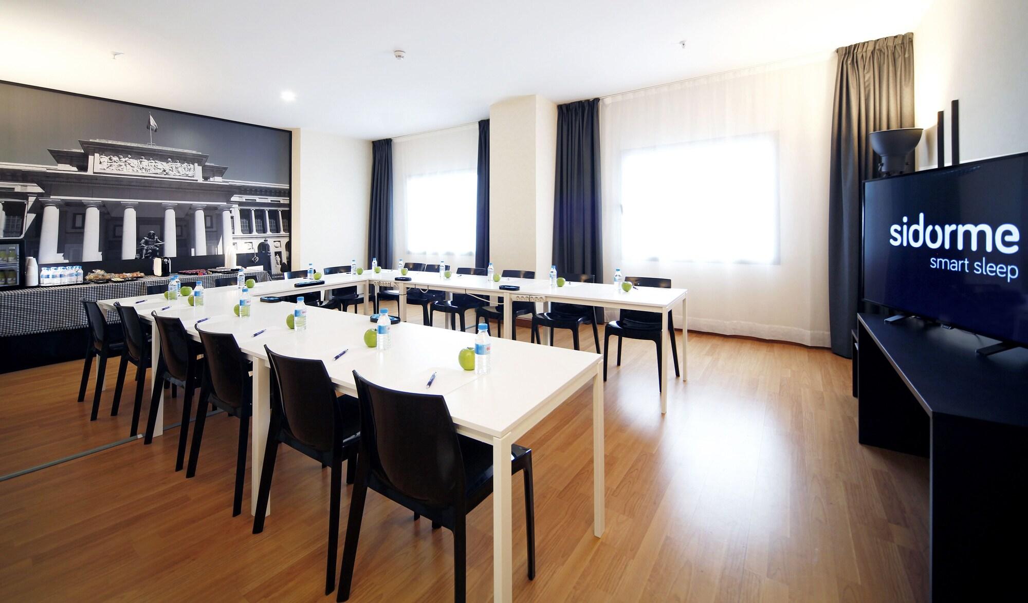 Sala de Reuniones B&B Hotel Madrid Aeropuerto T4