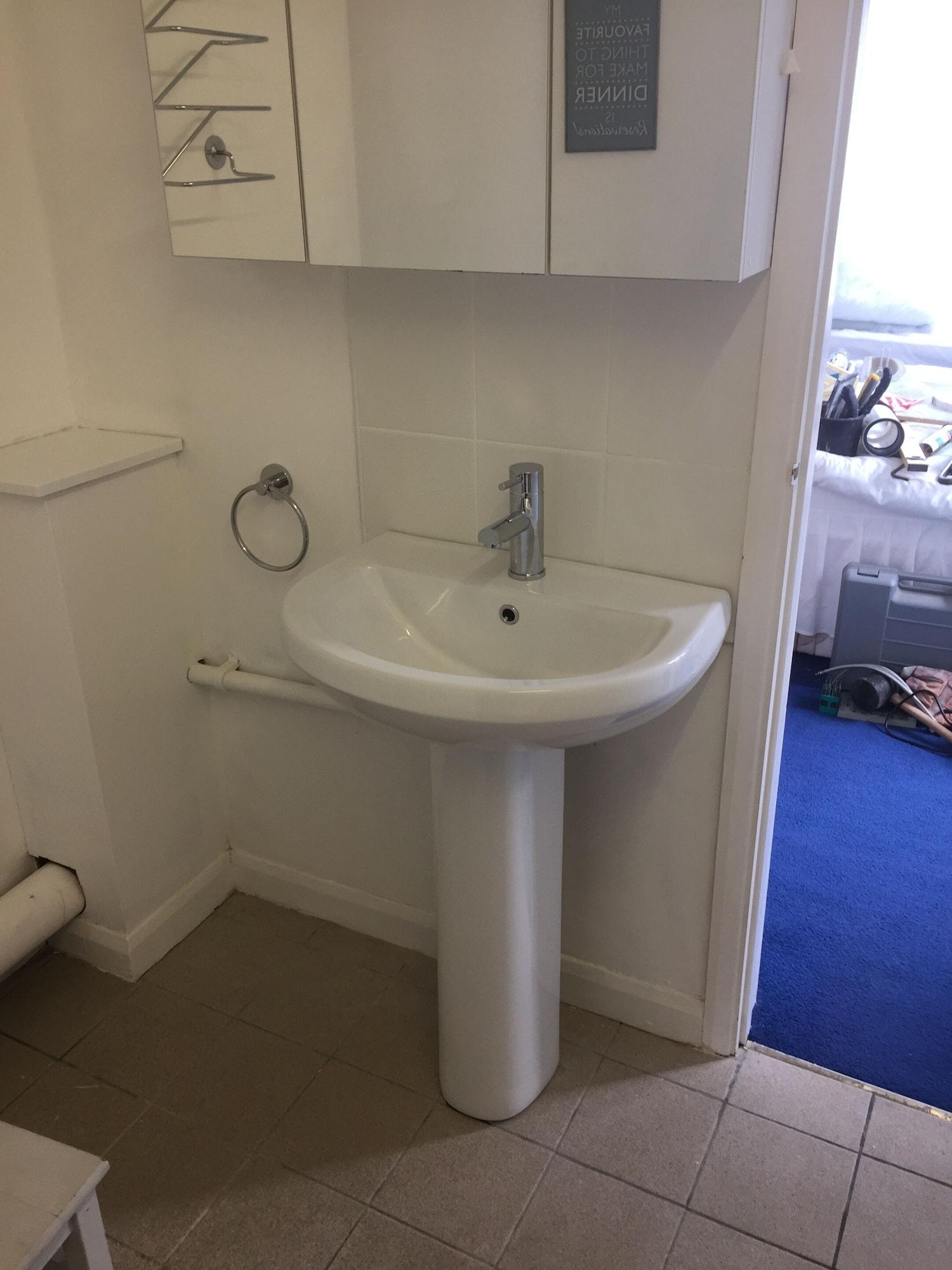 Equipamiento de Habitación Basingstoke En Suite Room in Garden Annex