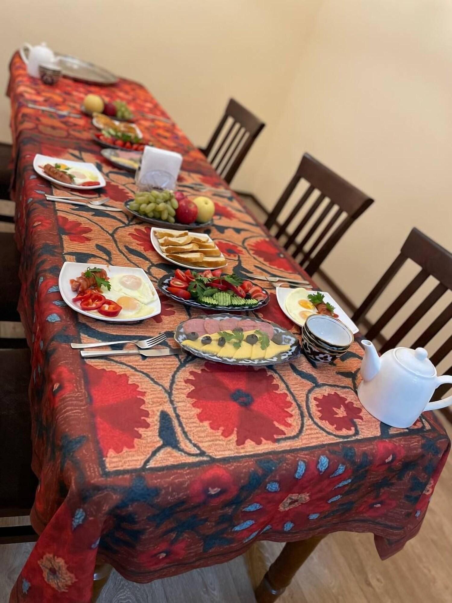 Restaurant "S E A S O N S"