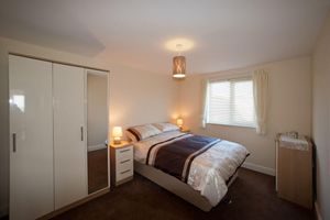 Alquiler Vacacional - Location-Location-Location! - Spacious 2 Bed Apt with Sea & Country Views