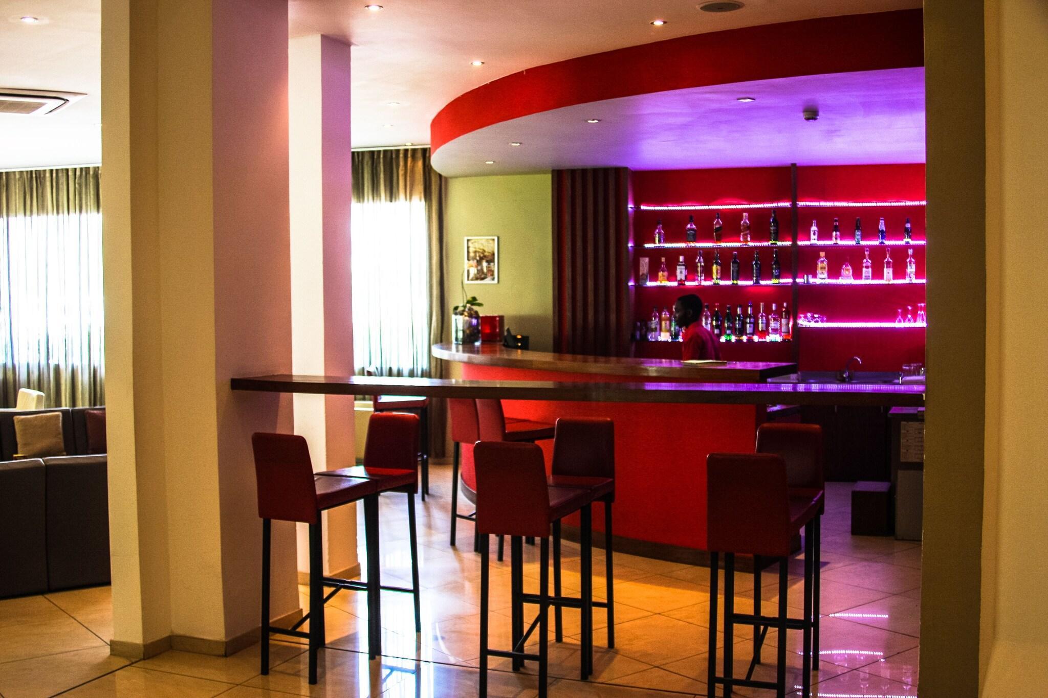 Bar/Salón Hotel Elais