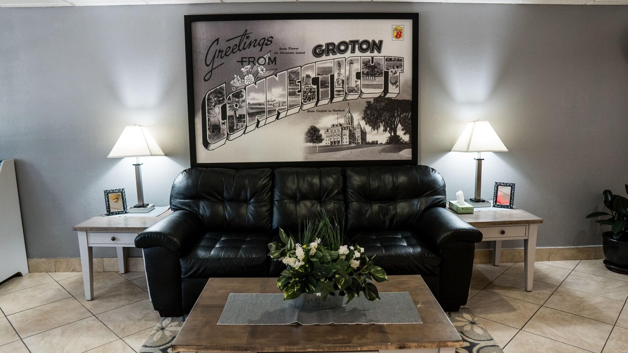Varios Super 8 by Wyndham Groton