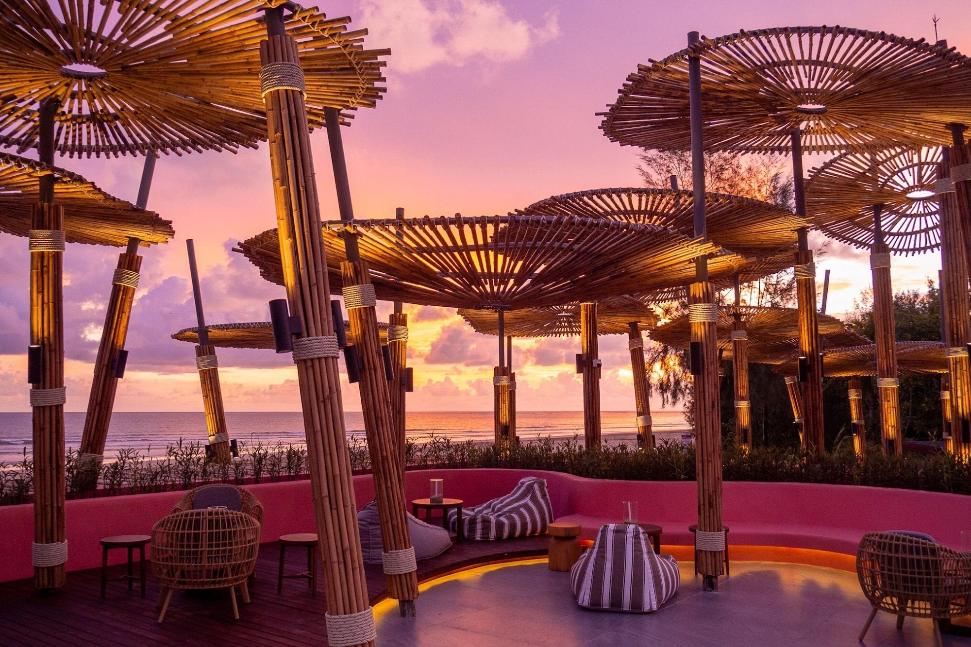 Restaurant APSARA Beachfront Resort and Villa