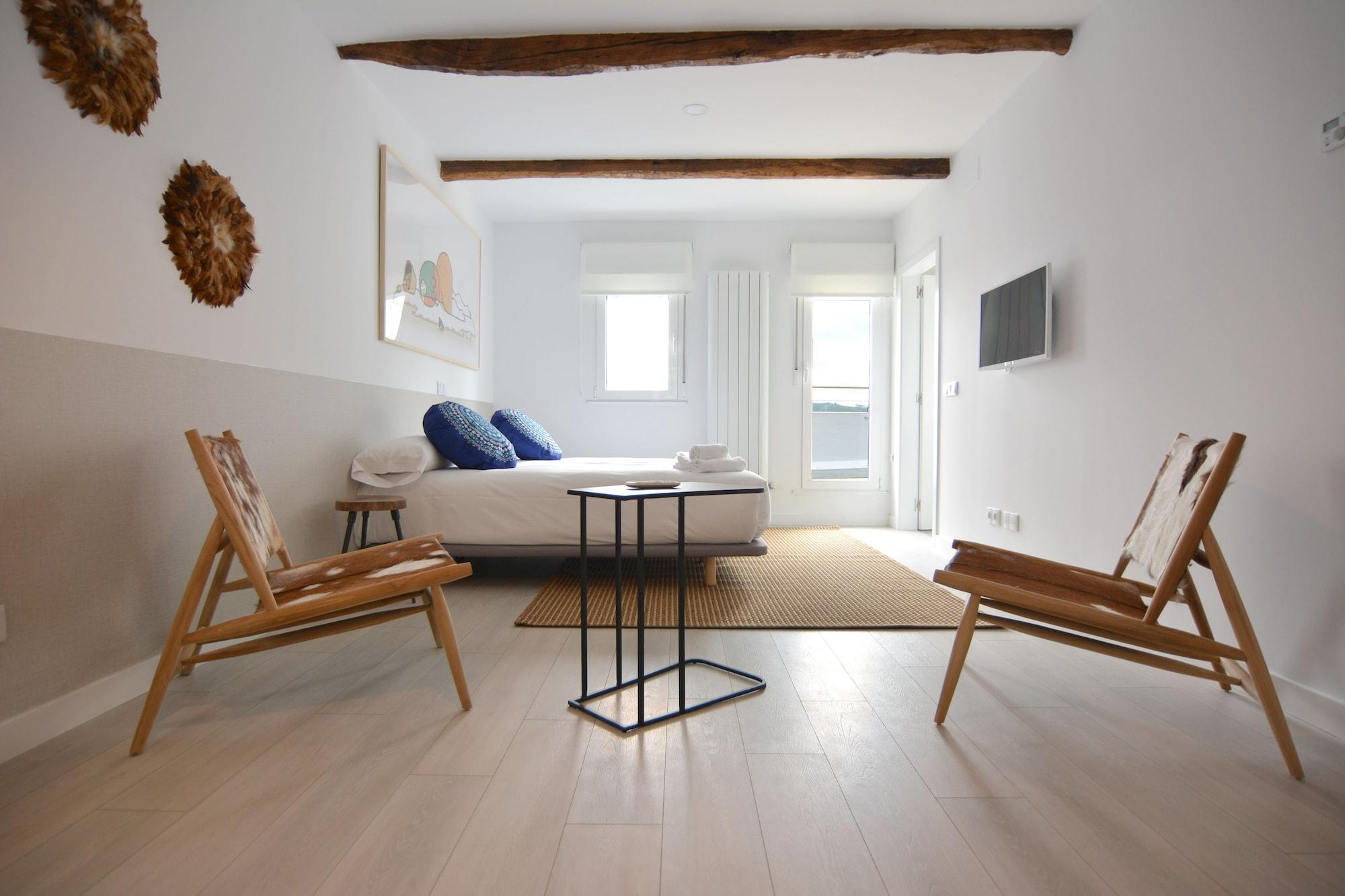 Varios Santiago Center Rooms