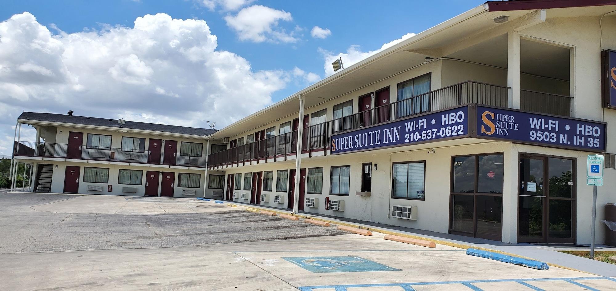 Vista Exterior Econo Lodge San Antonio Northeast I-35