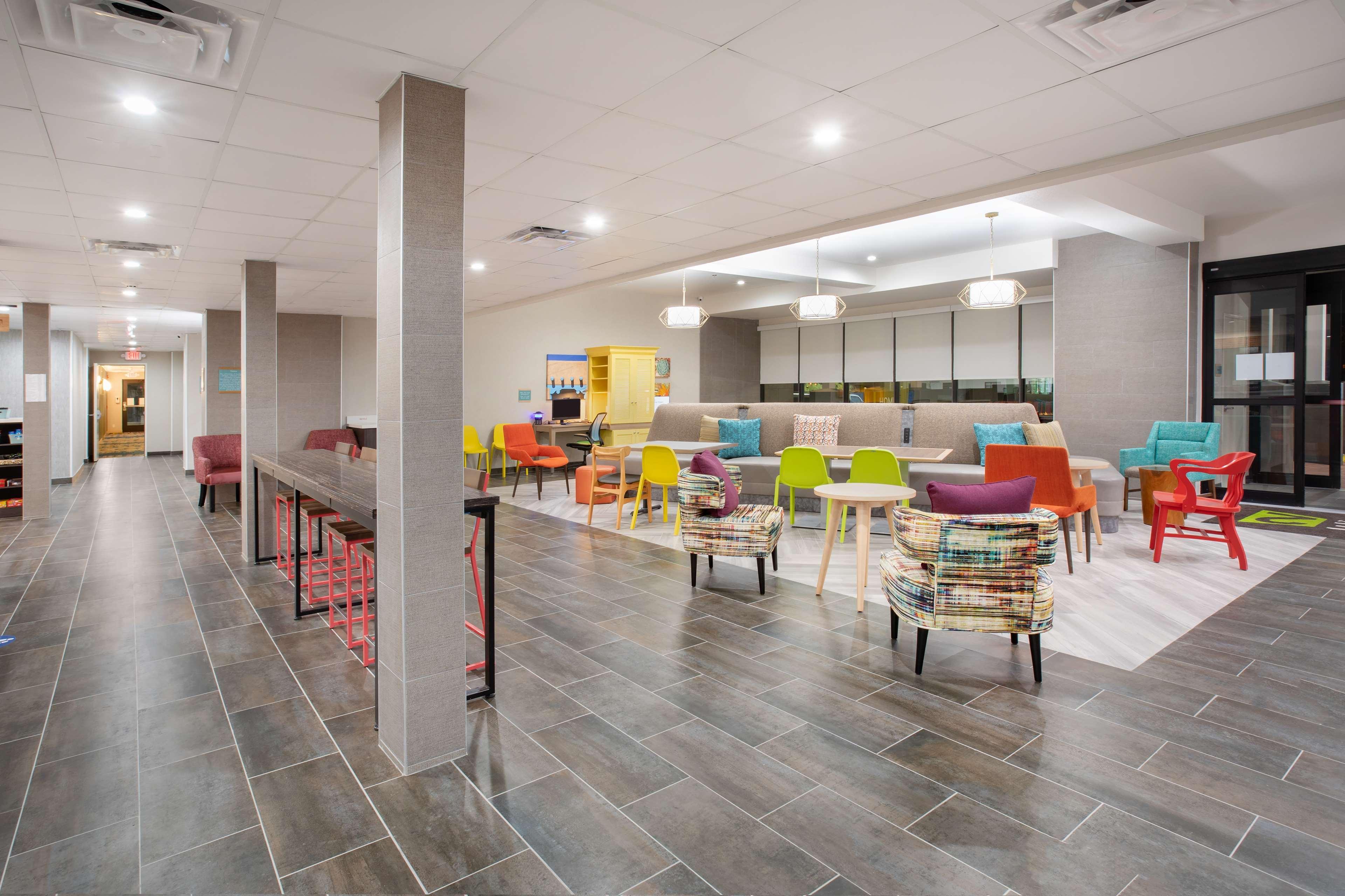 Vista Lobby Home2 Suites by Hilton Roswell, NM