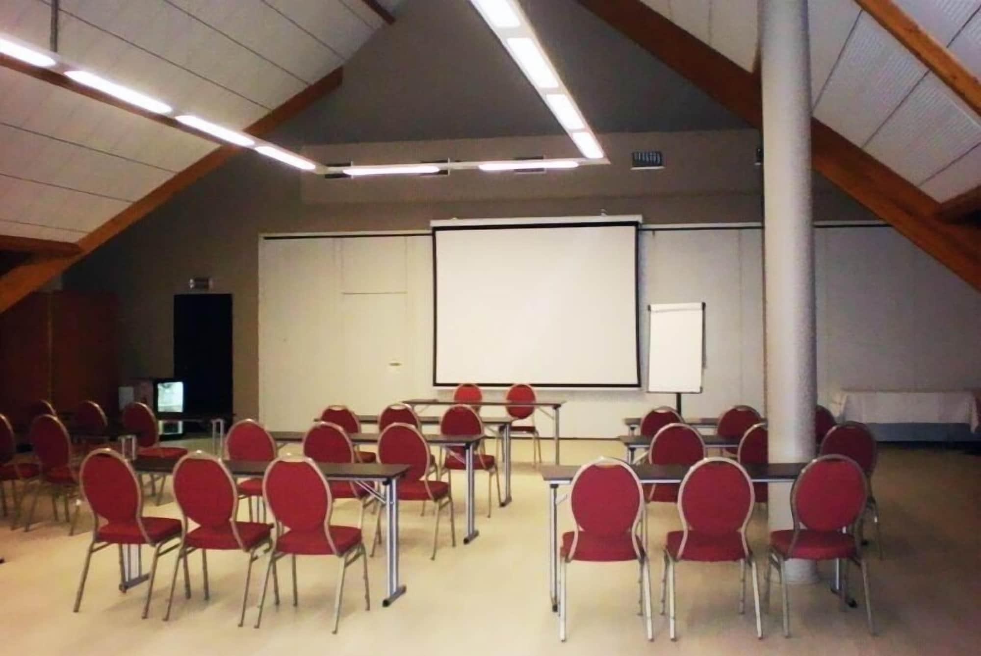 Sala de Reuniones Threeland Hotel