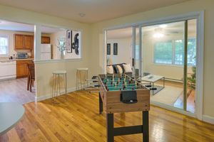 Renta temporal - Boston Duplex w/ Foosball Table: 11 Mi to Downtown