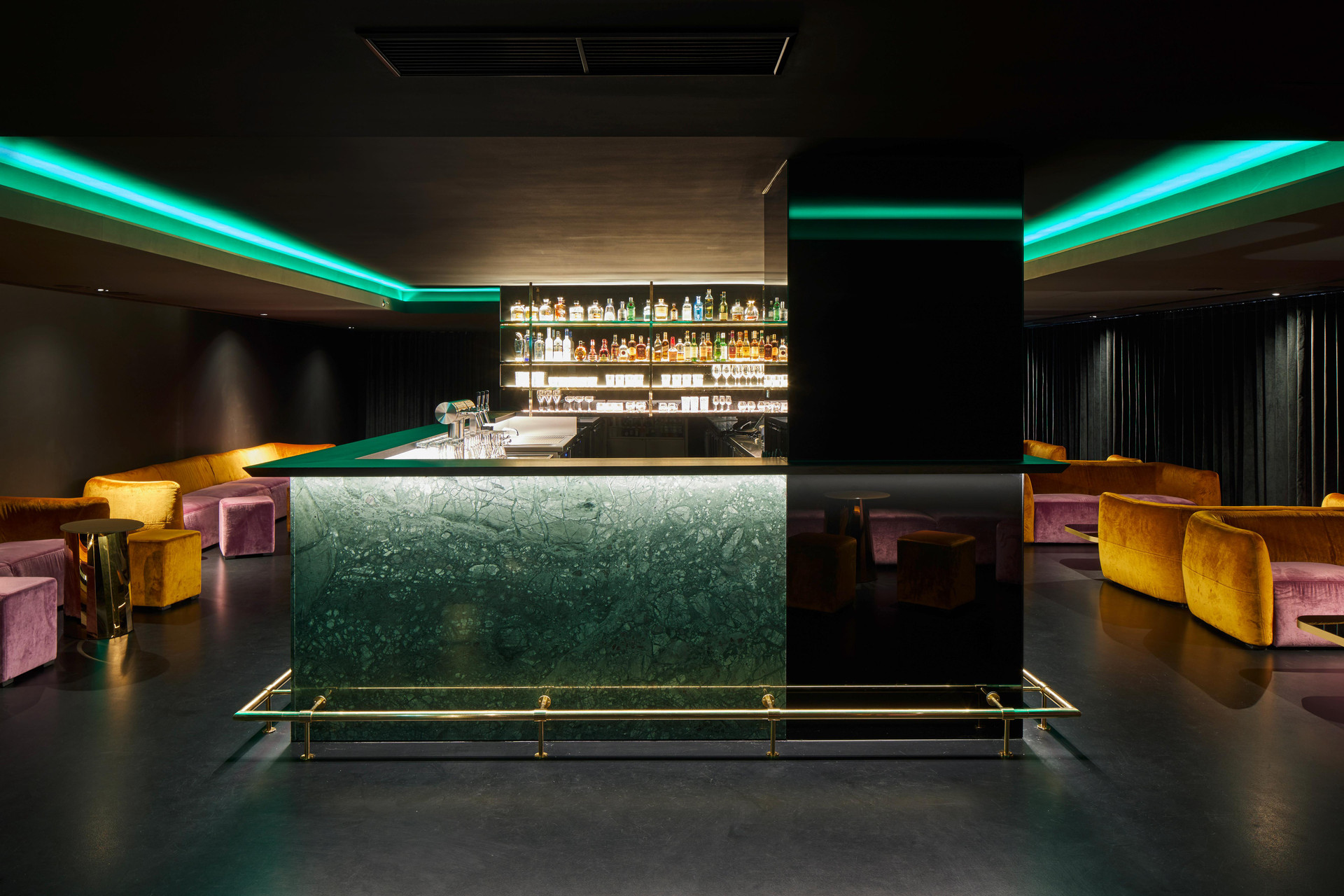 Bar/Salón Estrel Hotel Berlin