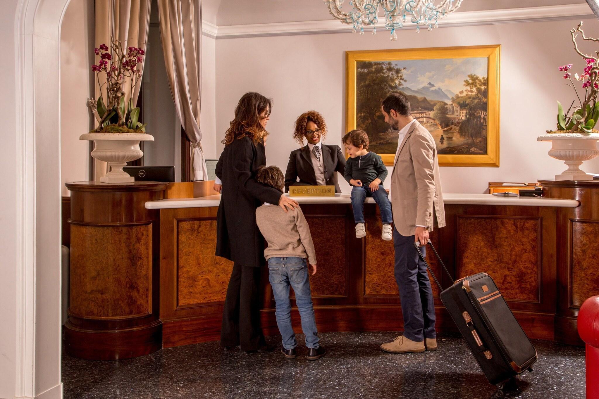 Vista Lobby Hotel La Residenza