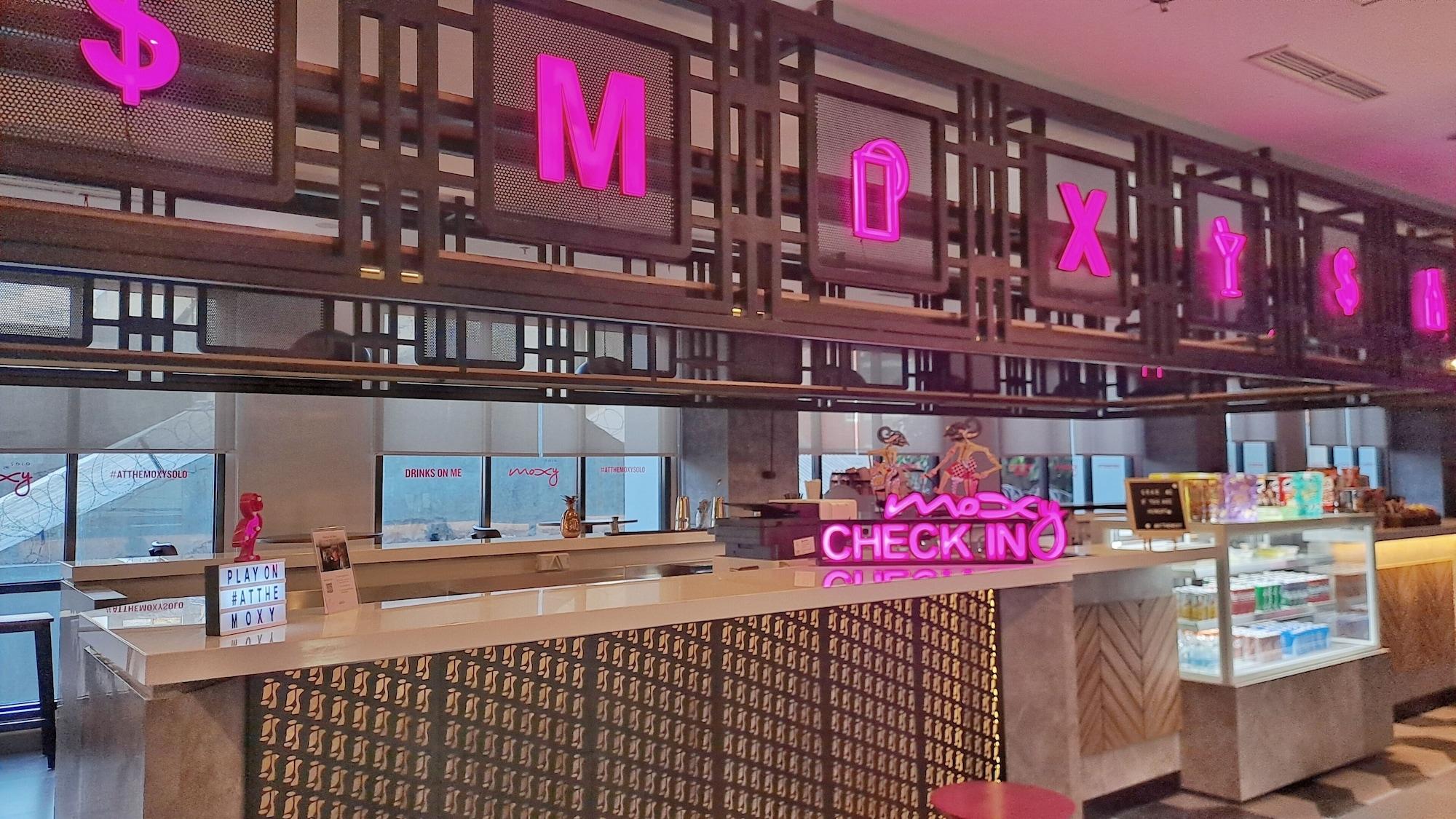 Vista Lobby Moxy Solo