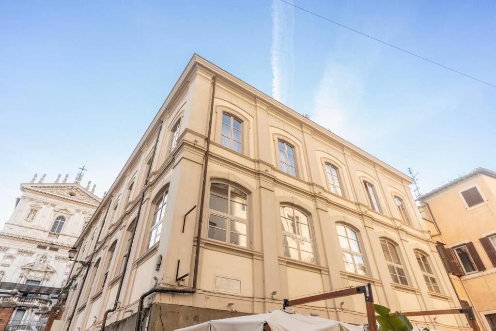 Vista Exterior Roma Luxus Hotel