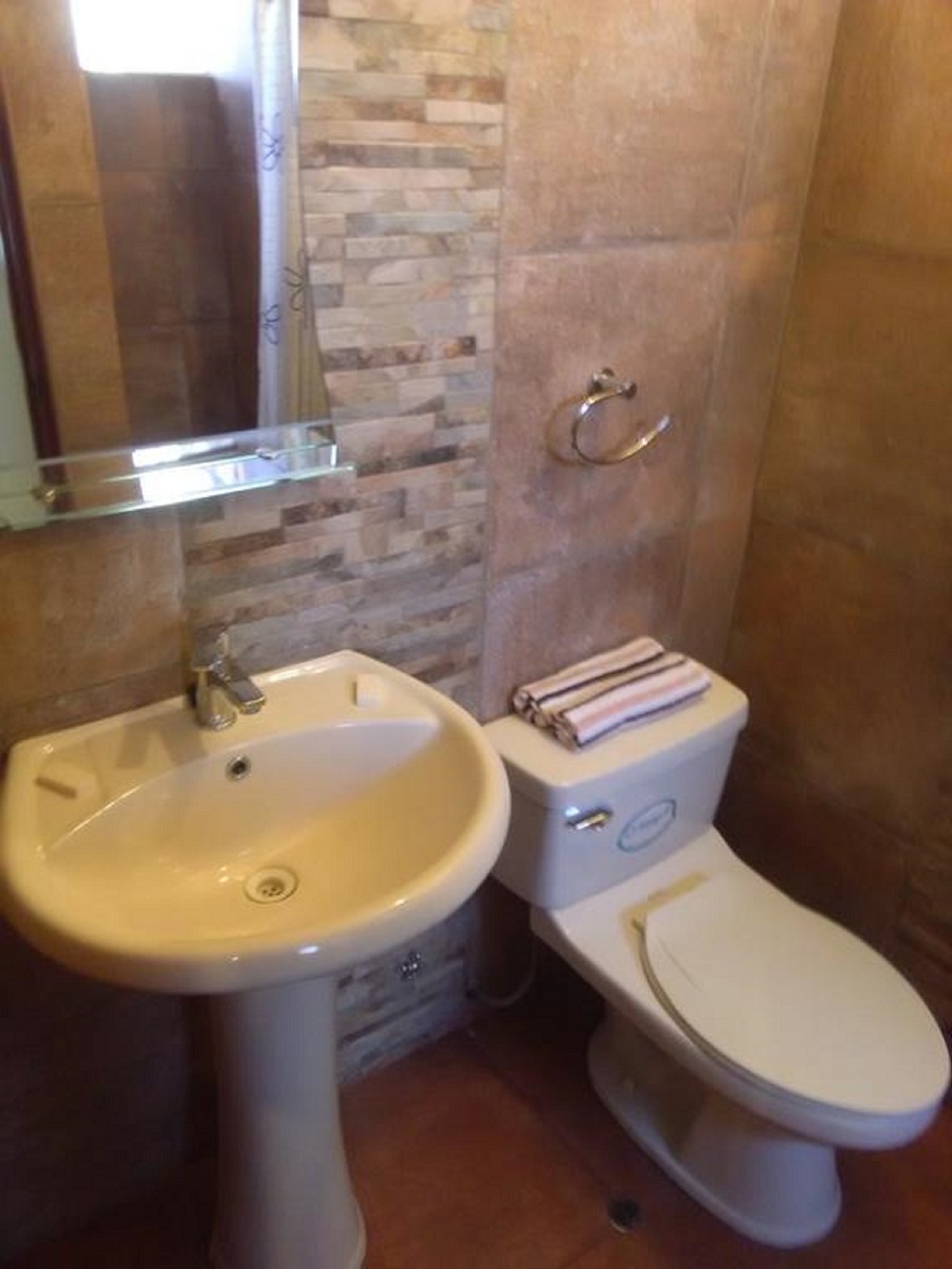 Baño Royal Village Guest House