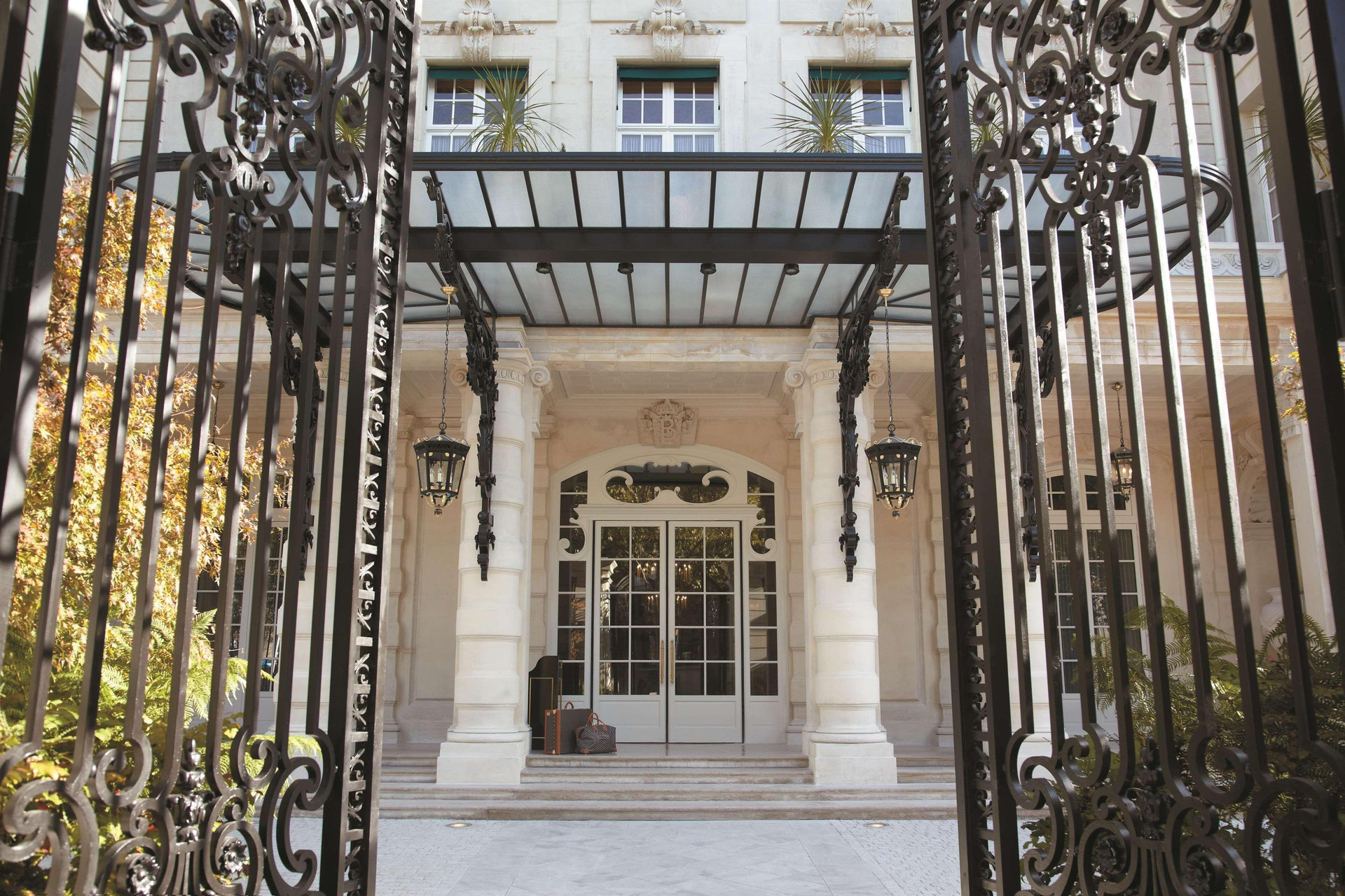 Vista Exterior Shangri-La Paris