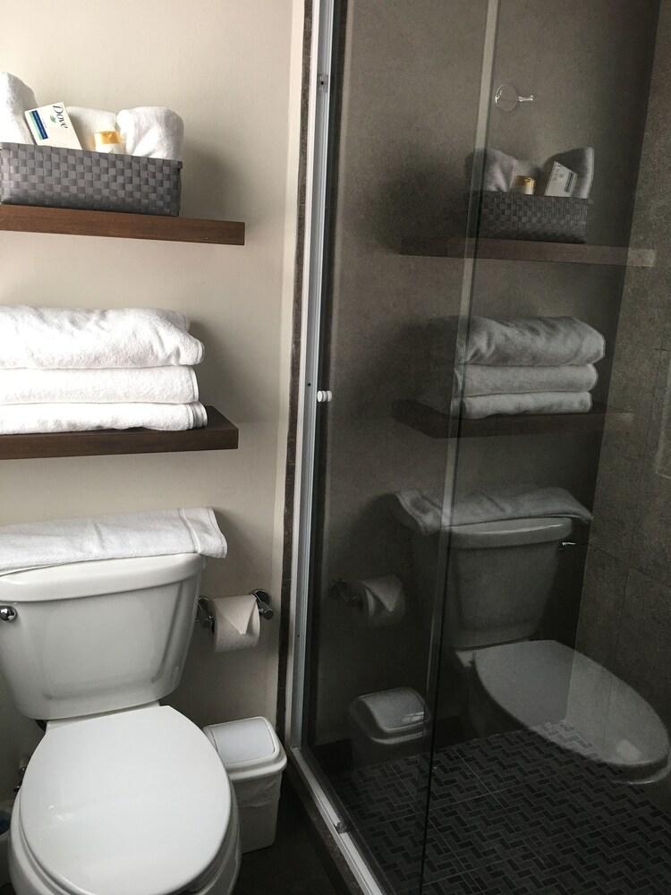 Hotel OM 686 Urban Lofts