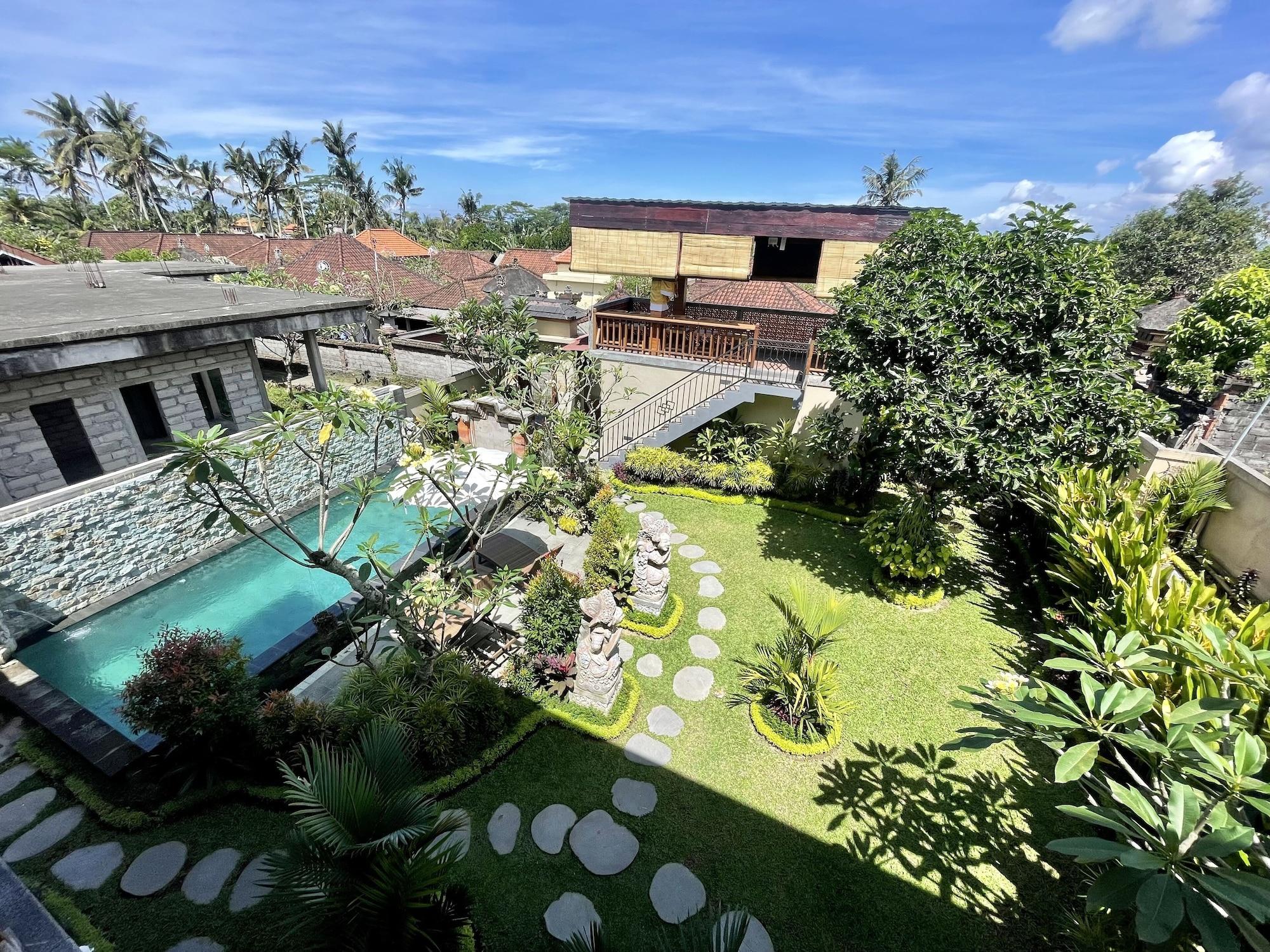 Vista Exterior Sari Murni