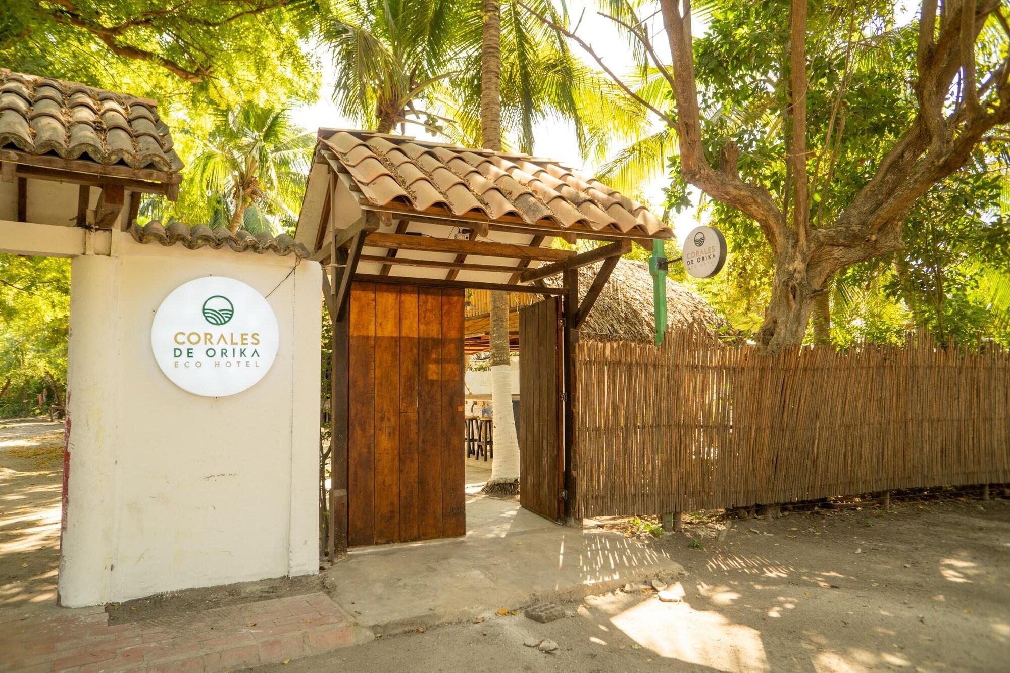 Vista Exterior Corales de Orika EcoHotel