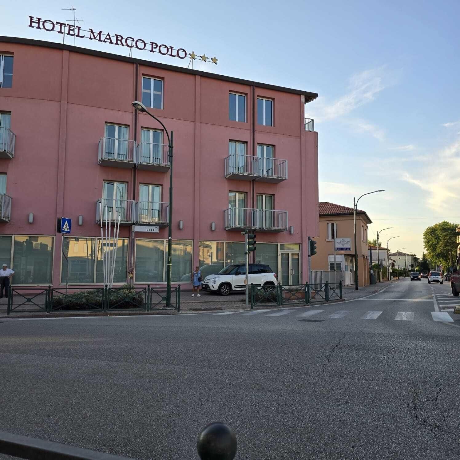 Varios Hotel Marco polo