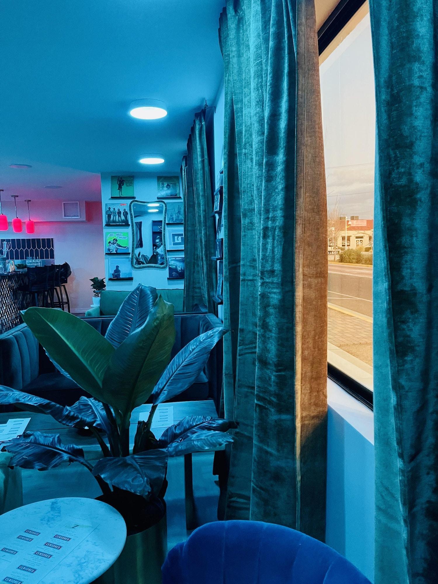 Bar/Salón Hotel Zazz