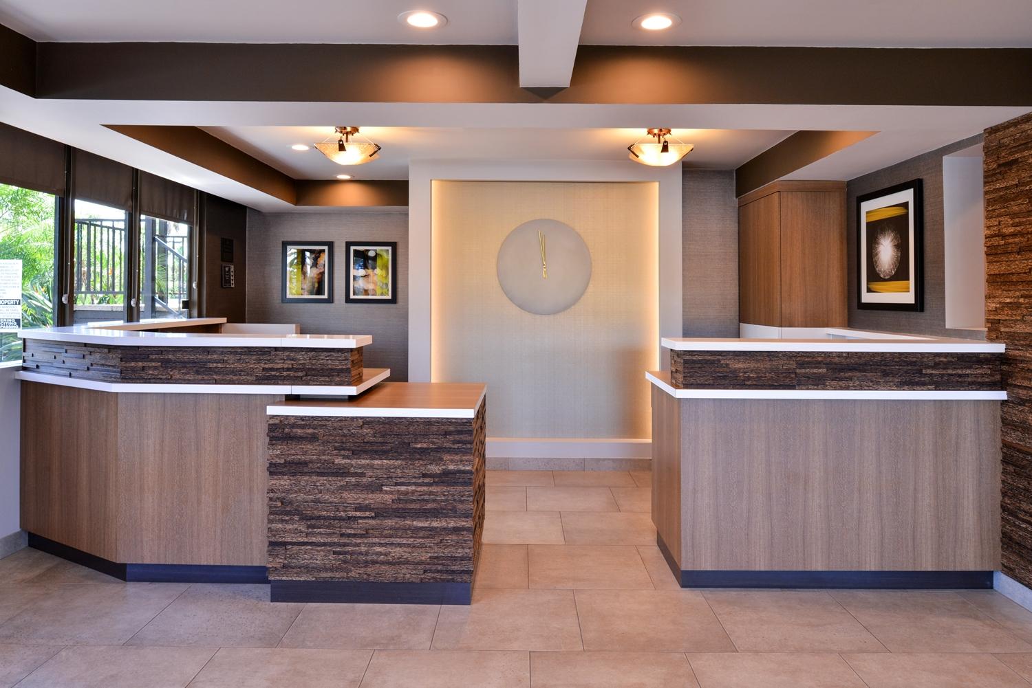 Vista Lobby Best Western Plus Pavilions