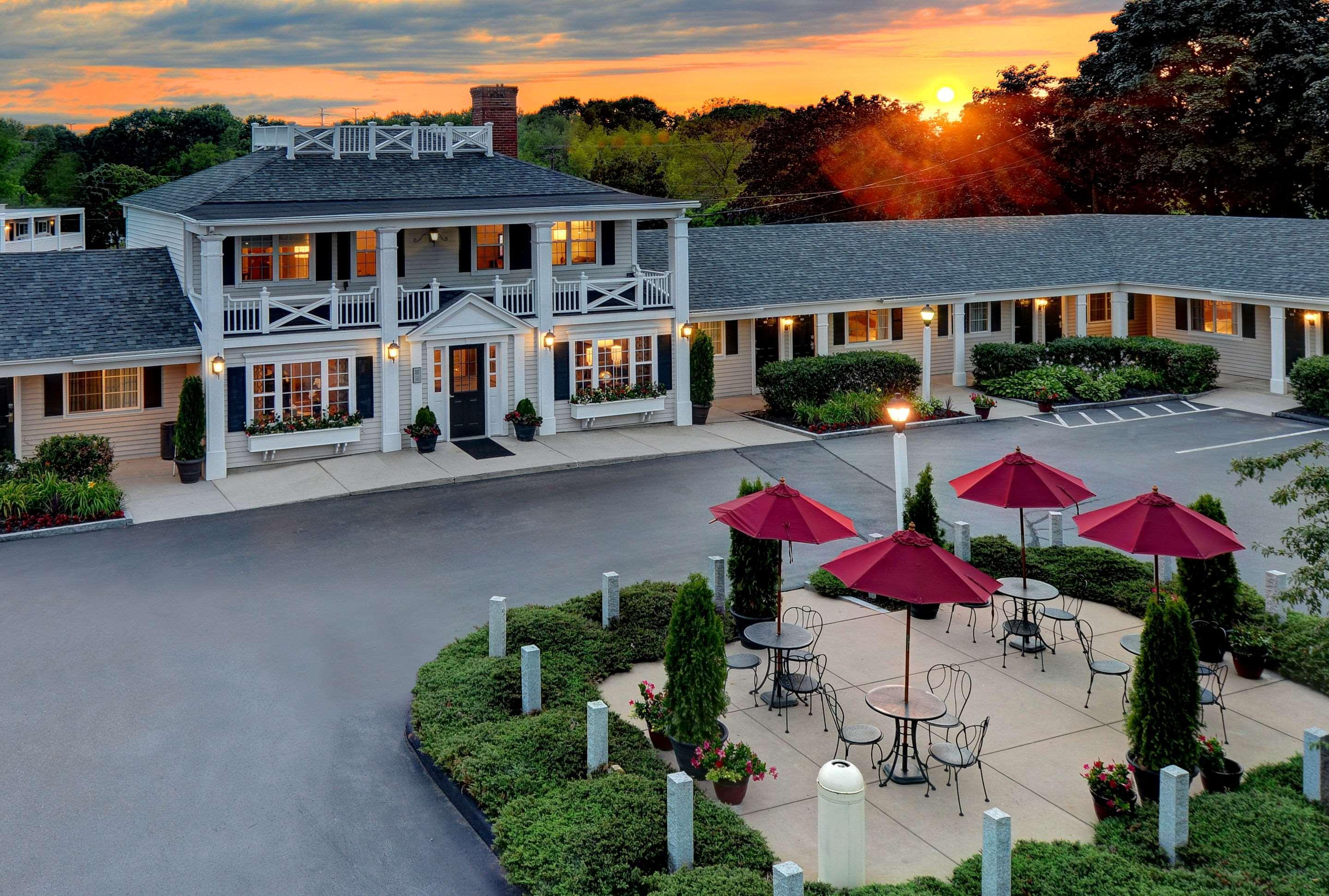 Vista Exterior Port Inn And Suites Portsmouth