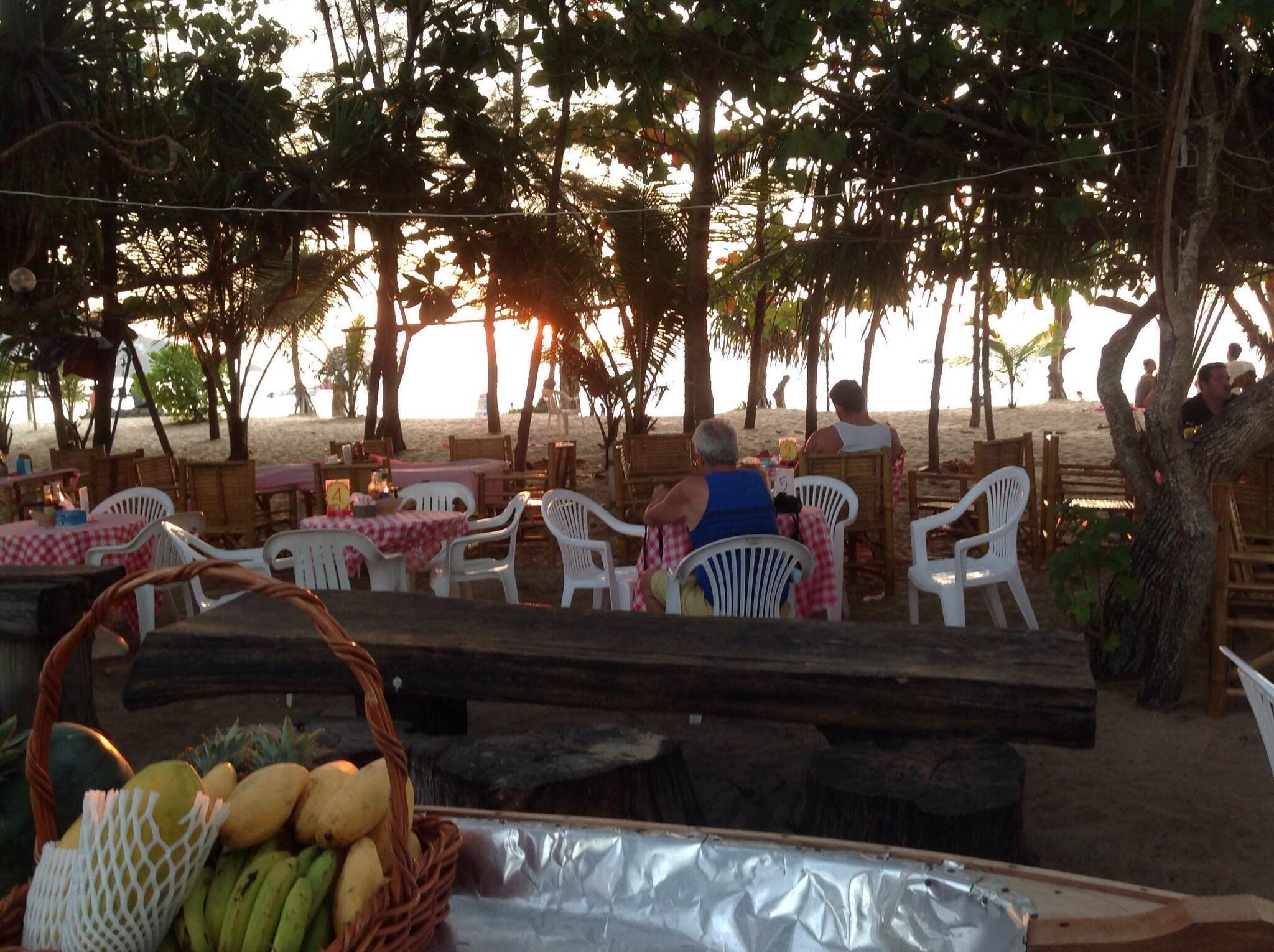 Restaurant Ruan Mai Naiyang Beach