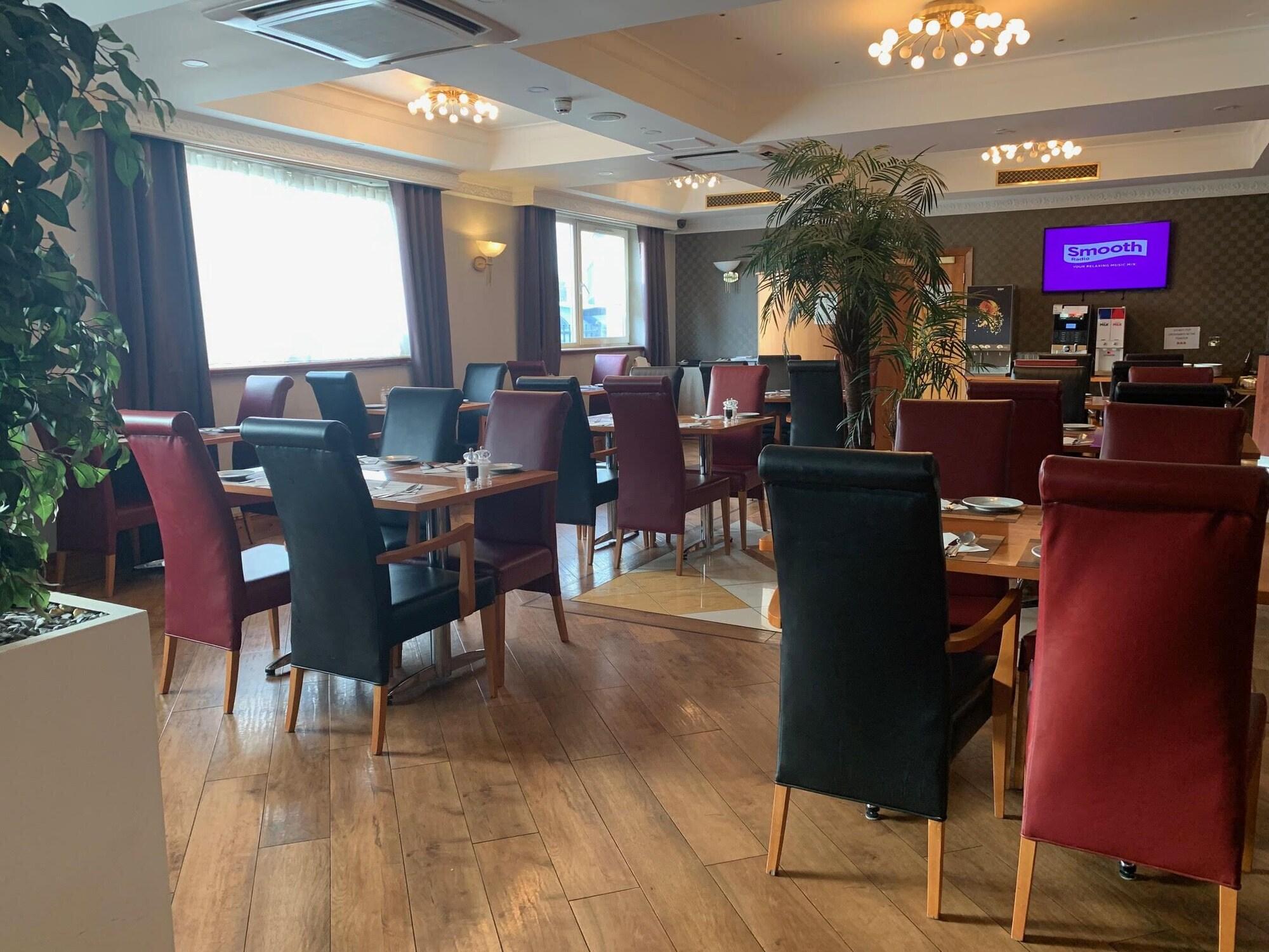 Restaurant Savera Hotel South Ruislip