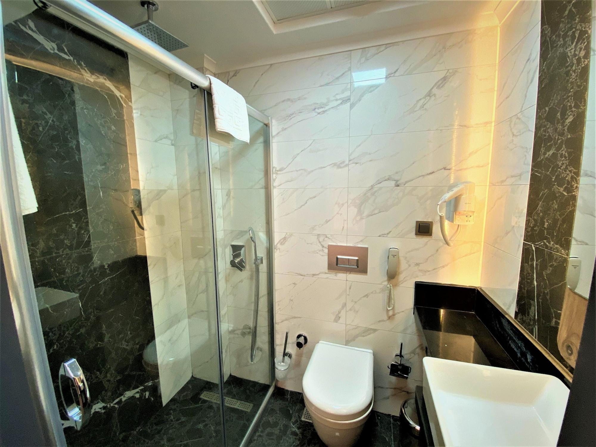 Equipamiento de Habitación Miyas Luxury Hotel