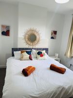 Alquiler Vacacional - Cosy 3 Riverside home- Sleeps 5- Local to Burton Town, EastMids Airport & Parks!