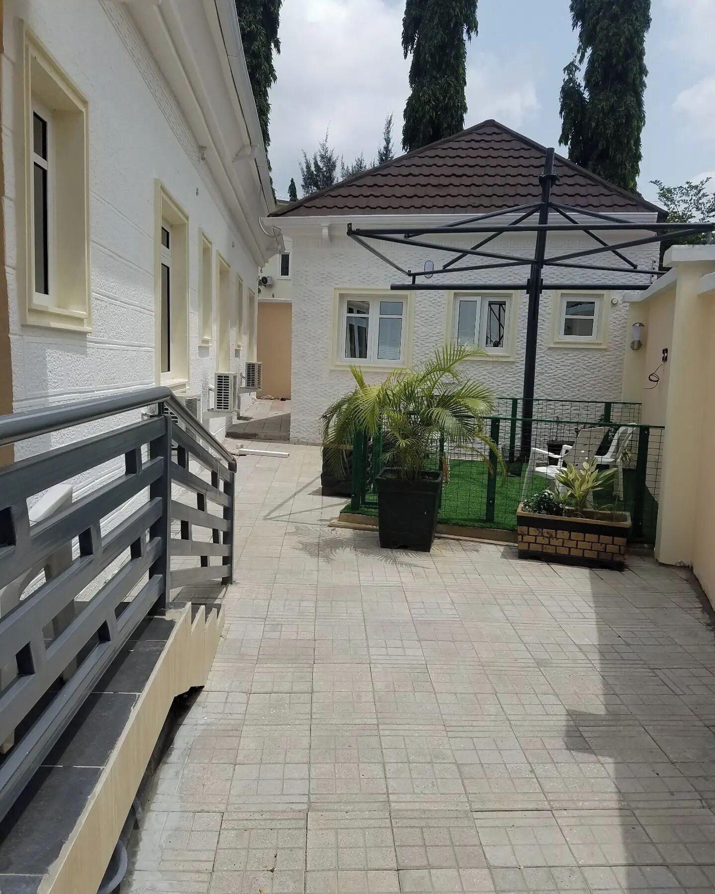 Vista Exterior New Haven Hotel