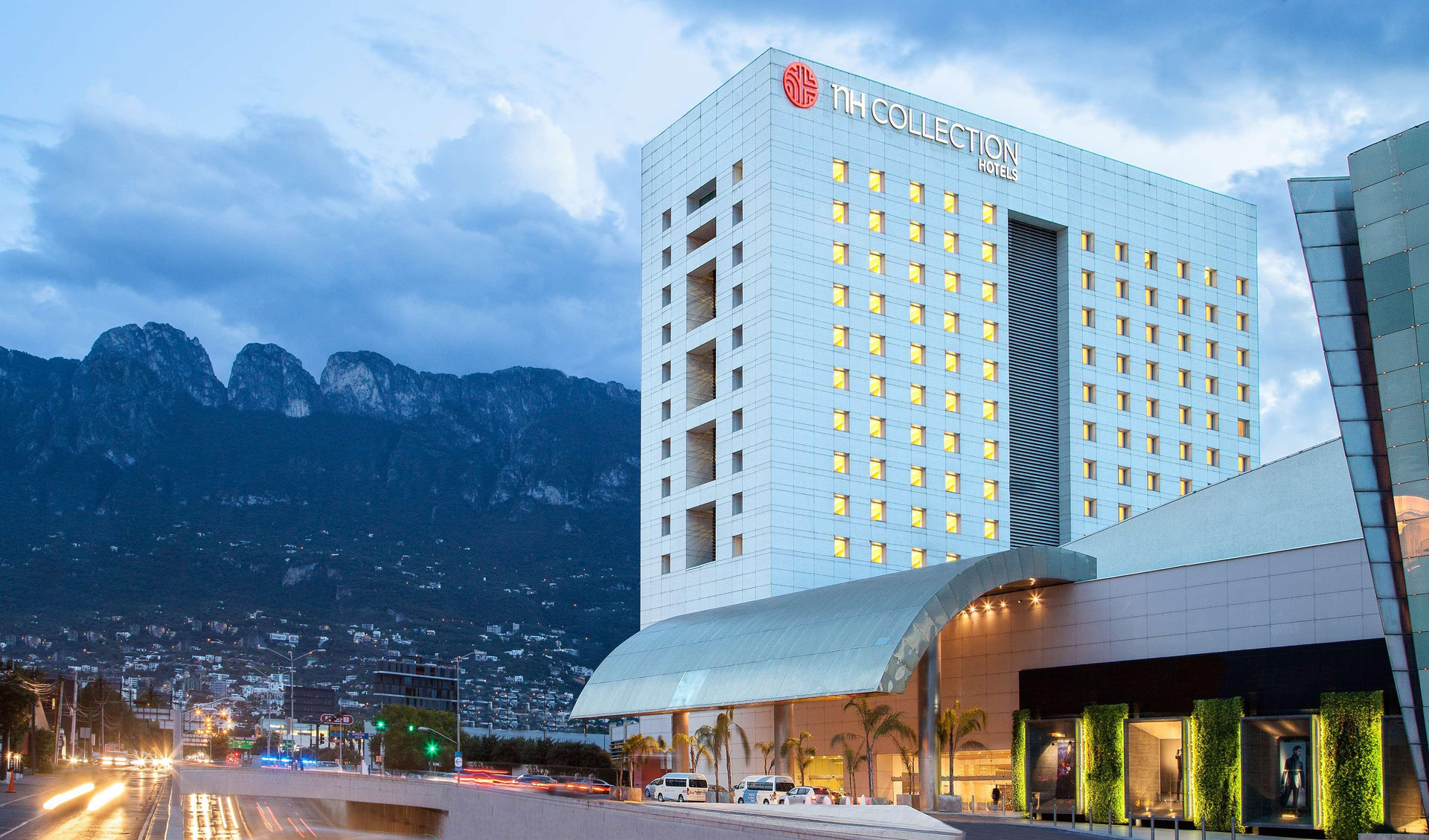 Vista Exterior NH Collection Monterrey San Pedro