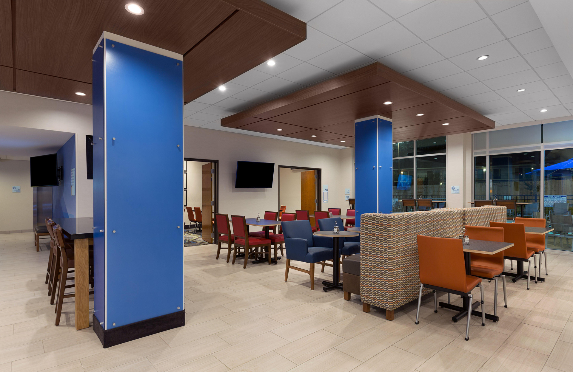 Restaurant Holiday Inn Express Lake Park