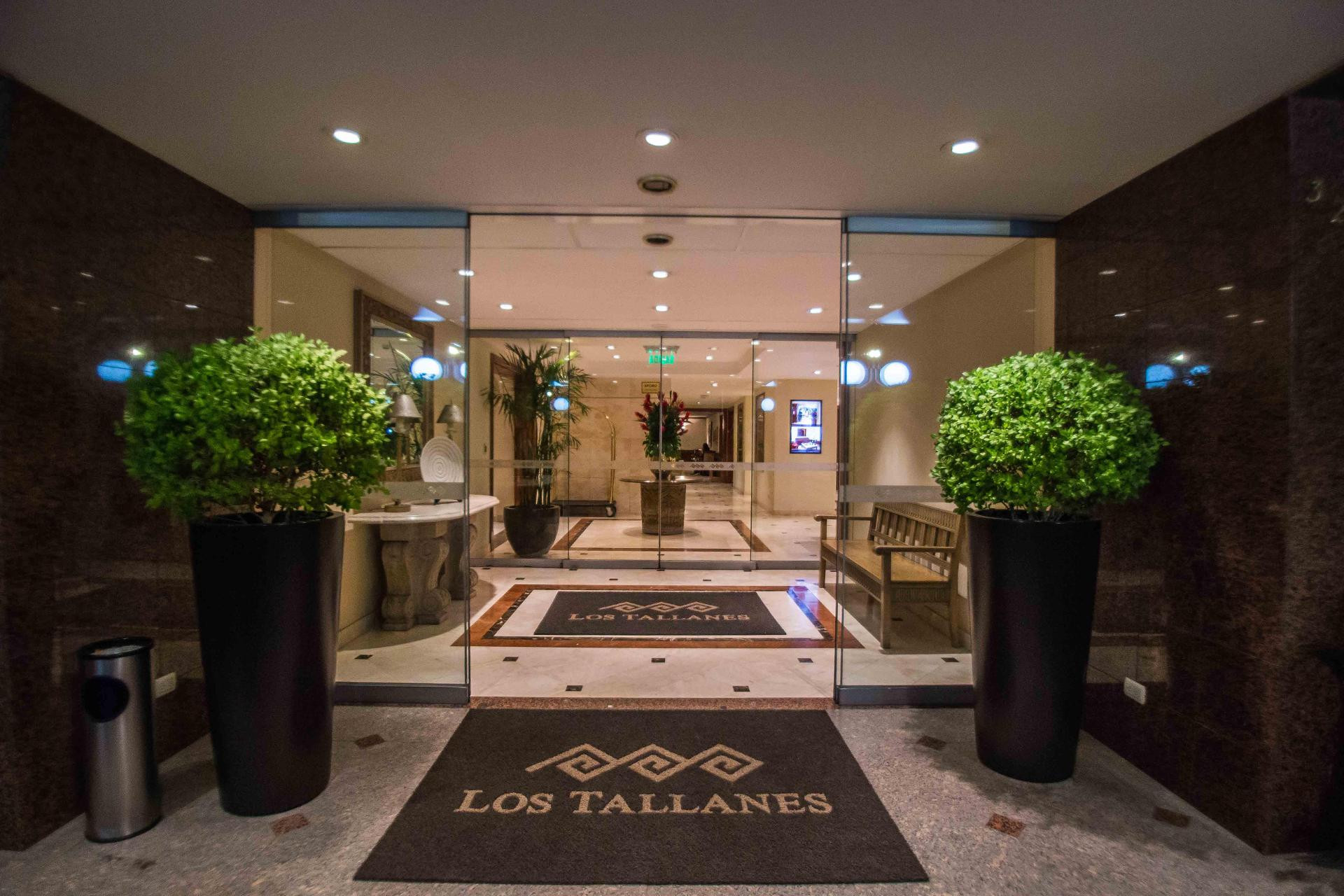 Vista Exterior Los Tallanes Hotel & Suites