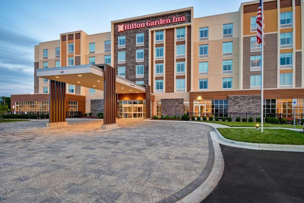 Vista Exterior Hilton Garden Inn Lansing West