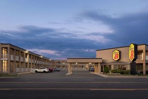 Alojamiento - Super 8 by Wyndham Windsor/Dougall
