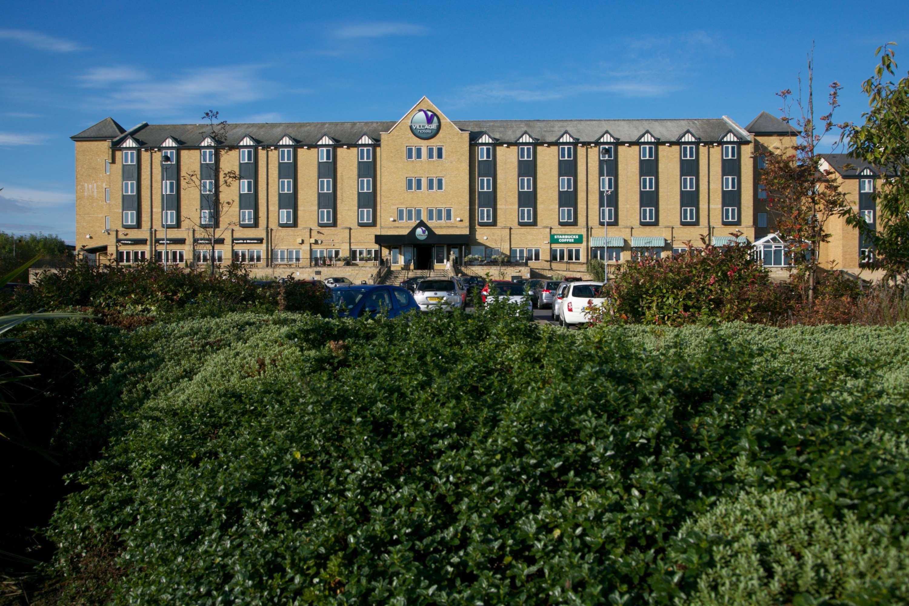 Vista Exterior Village Hotel Newcastle