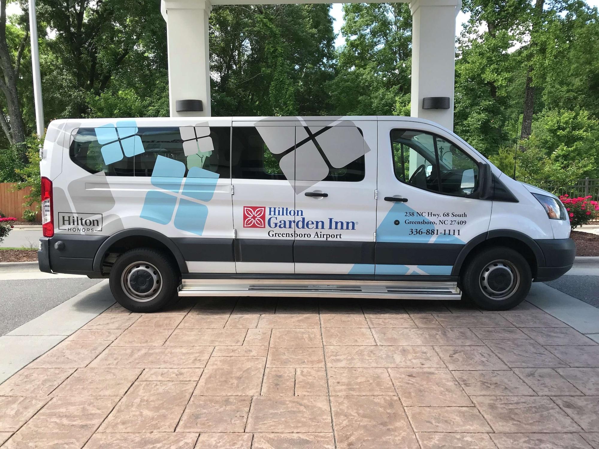 Vista Exterior Hilton Garden Inn Greensboro Airport