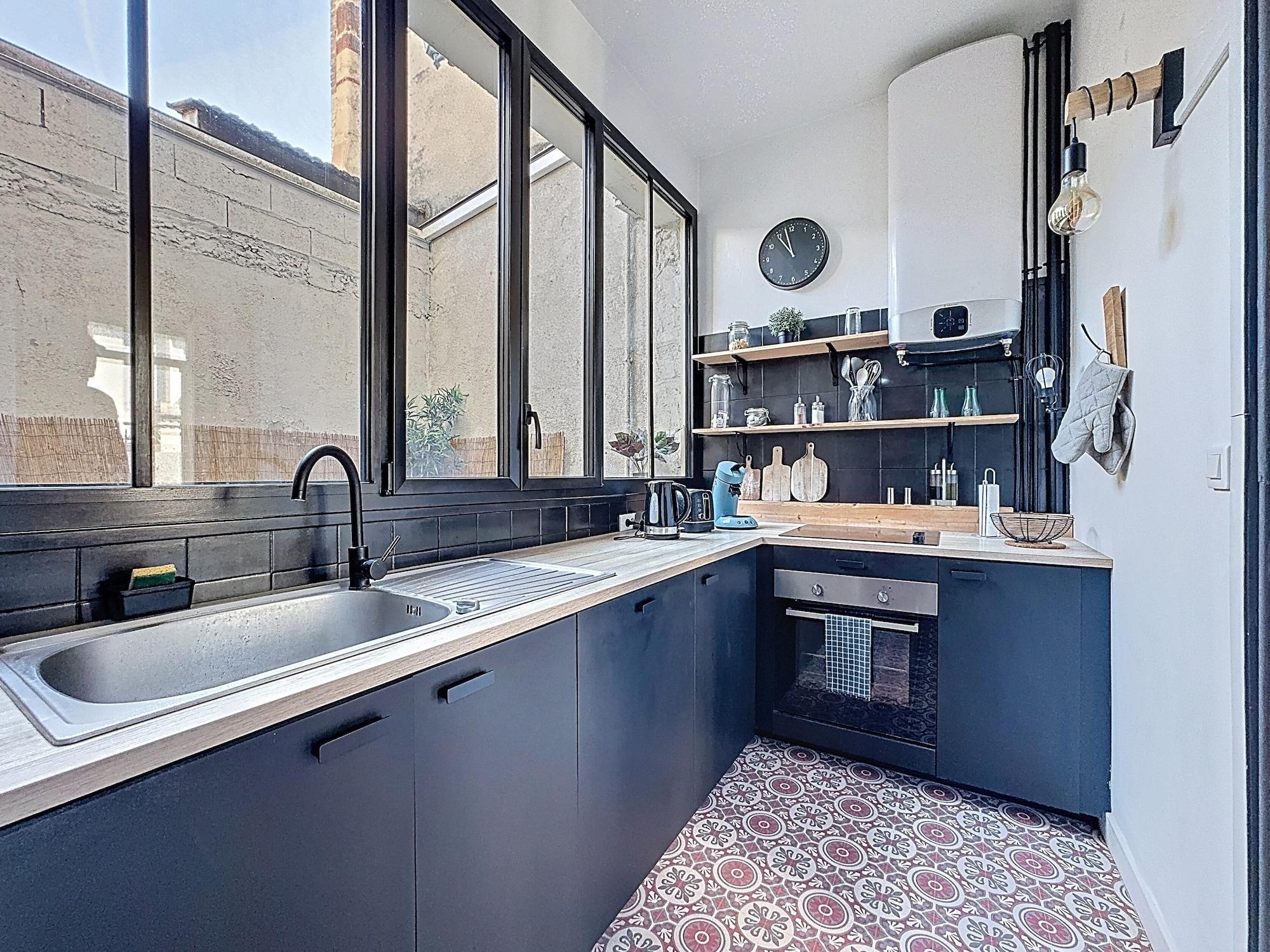 Equipamiento de Habitación Sacrés Apparts