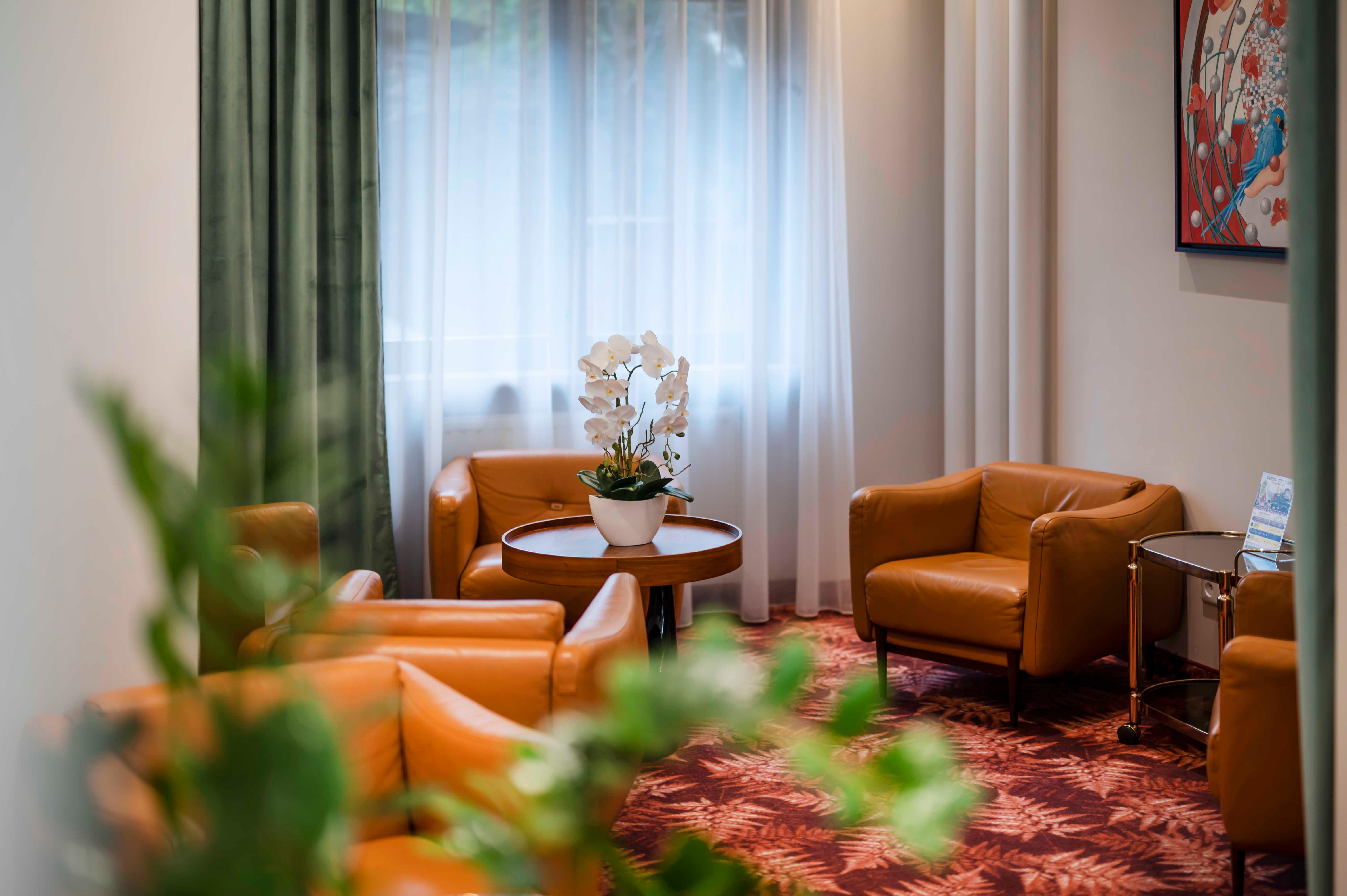 Vista Lobby Hotel H12